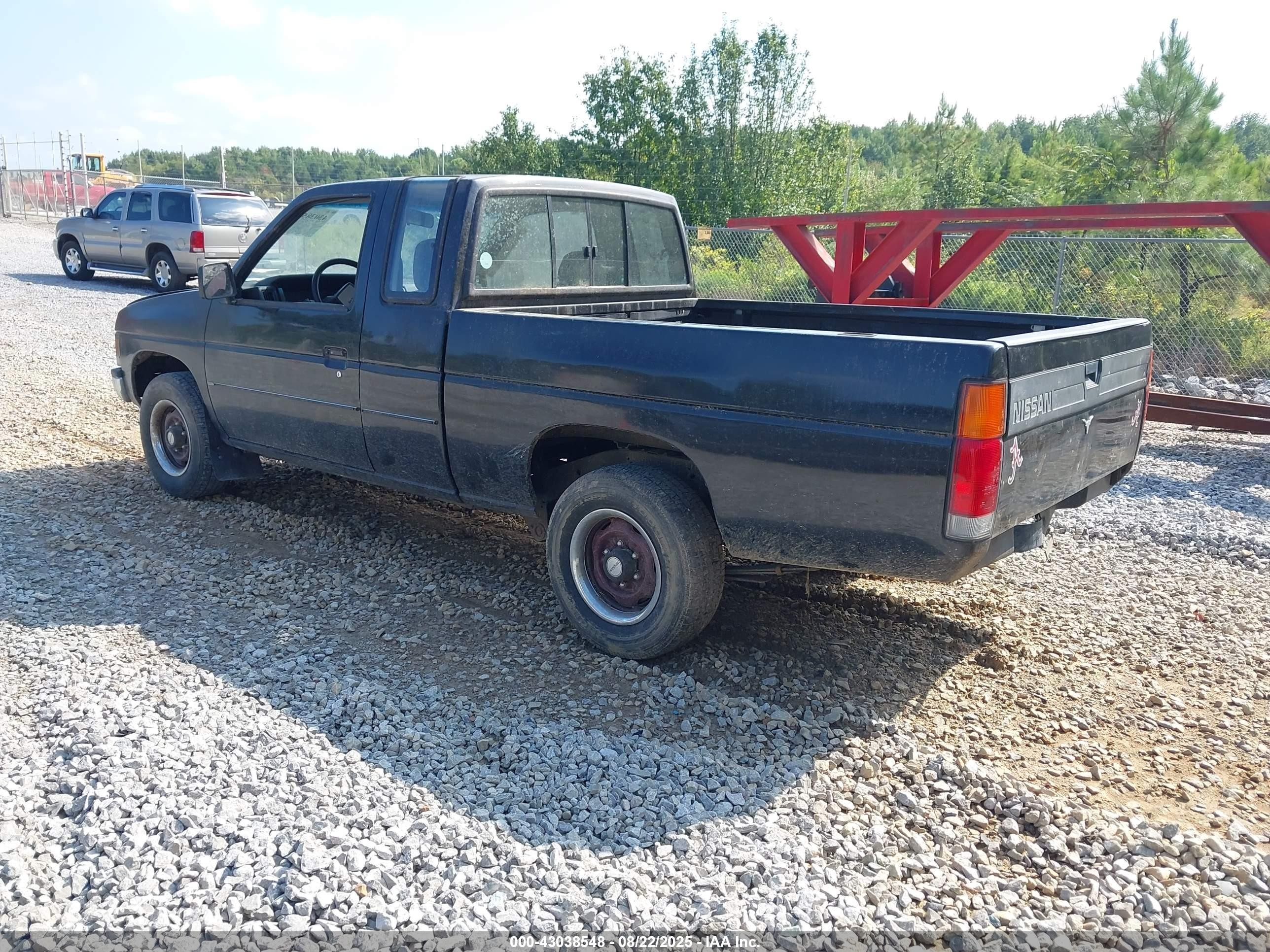 1987 Nissan D21 King Cab Black vin: 1N6HD16S3HC385597