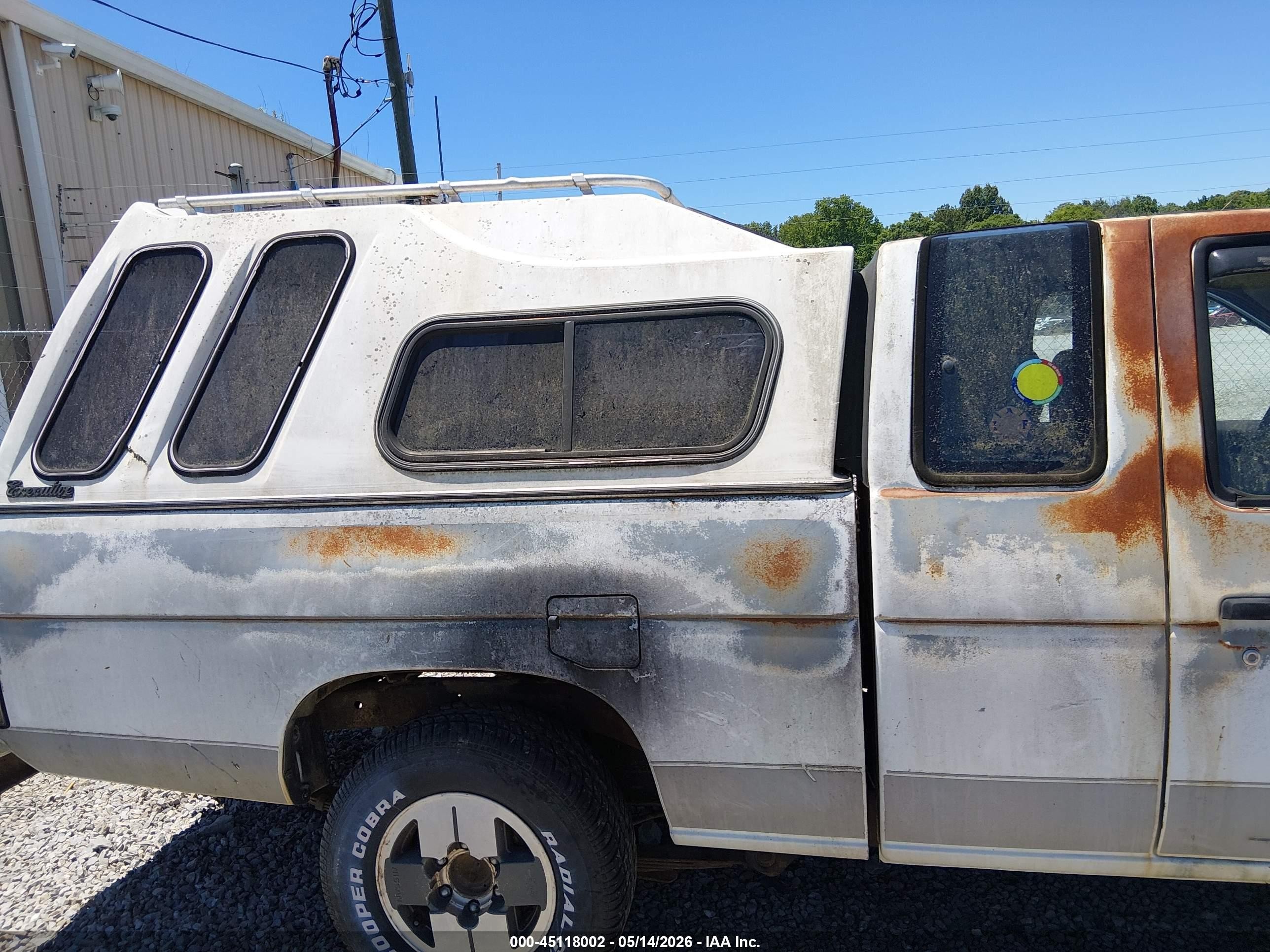 1989 Nissan D21 King Cab Белый vin: 1N6HD16S3KC421831