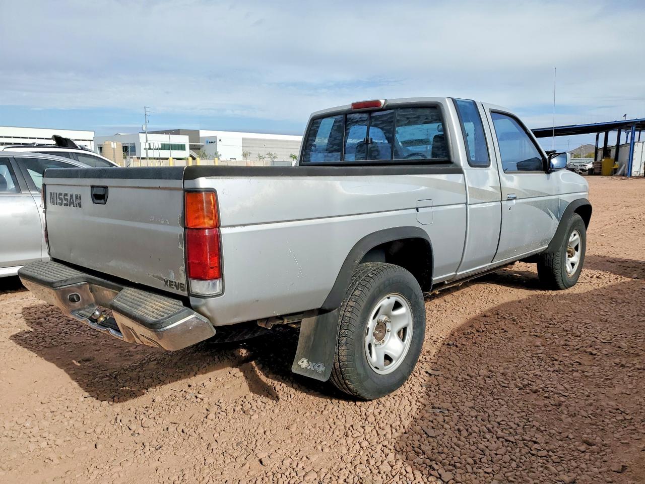1994 Niss Truck Xe V6 Tan vin: 1N6HD16Y0RC344351