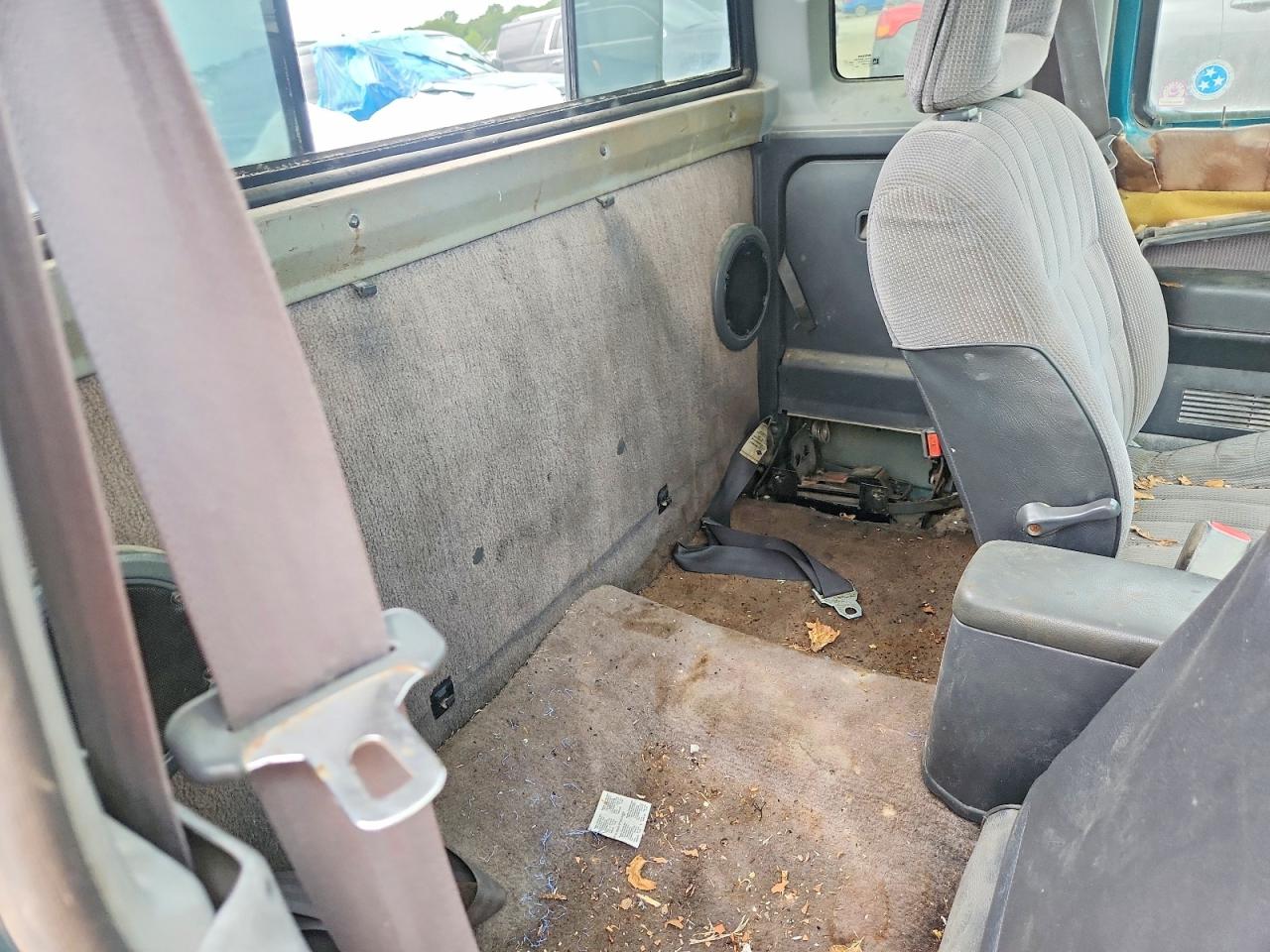 1995 Nissan Truck Xe V6 Green vin: 1N6HD16Y1SC309694