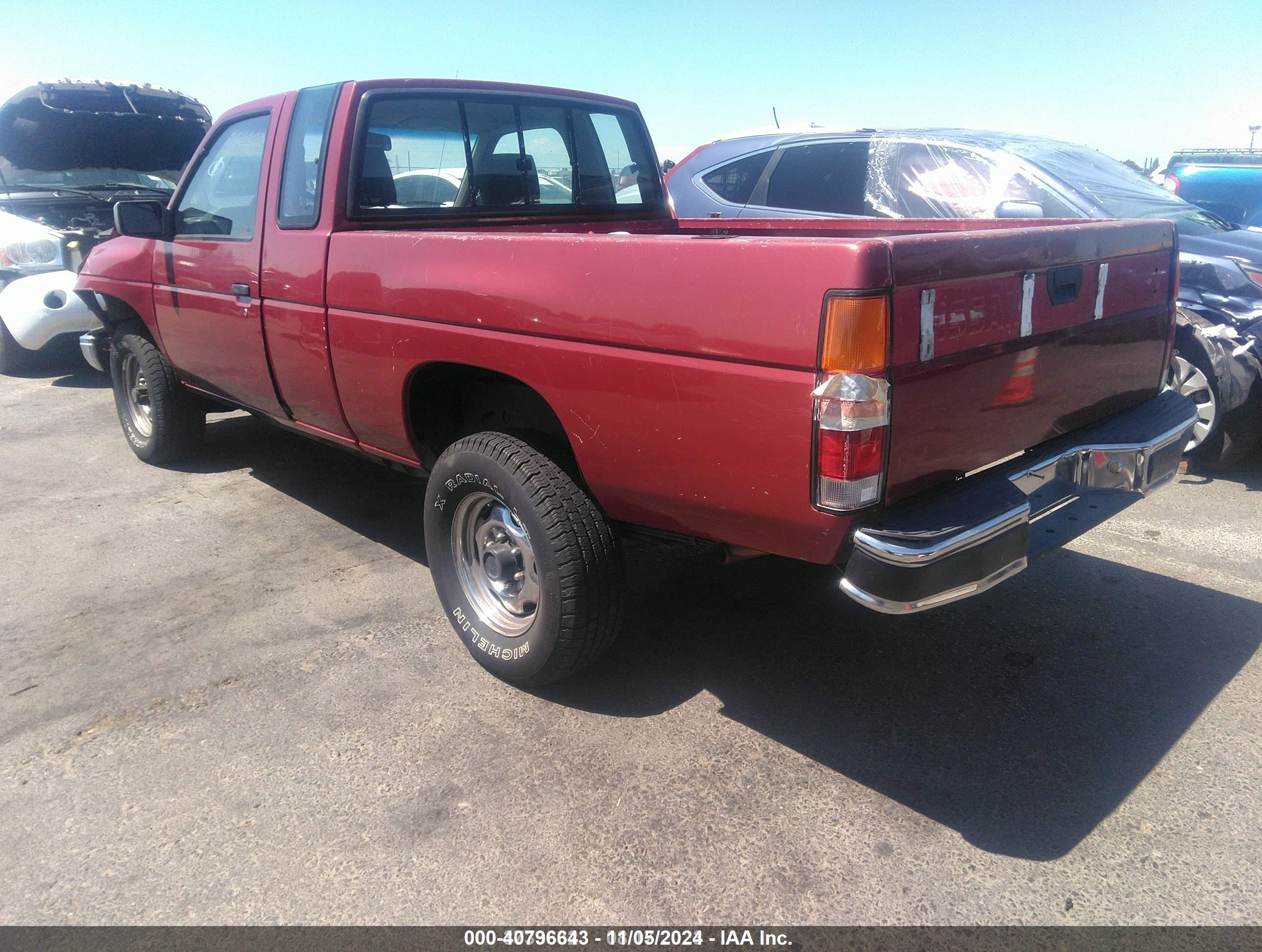 1988 Nissan D21 King Cab Red vin: 1N6HD16Y2JC400083