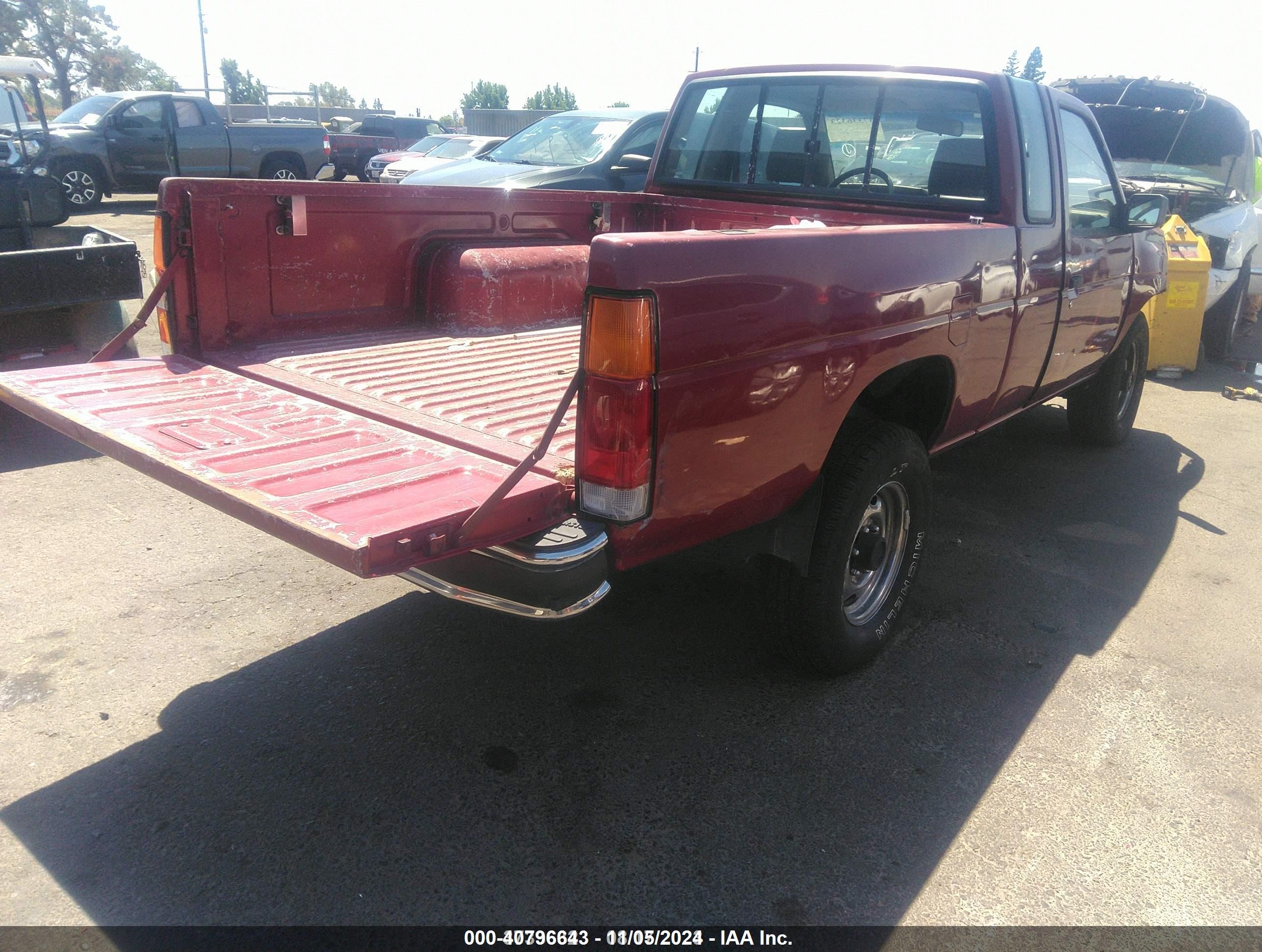 1988 Nissan D21 King Cab Red vin: 1N6HD16Y2JC400083