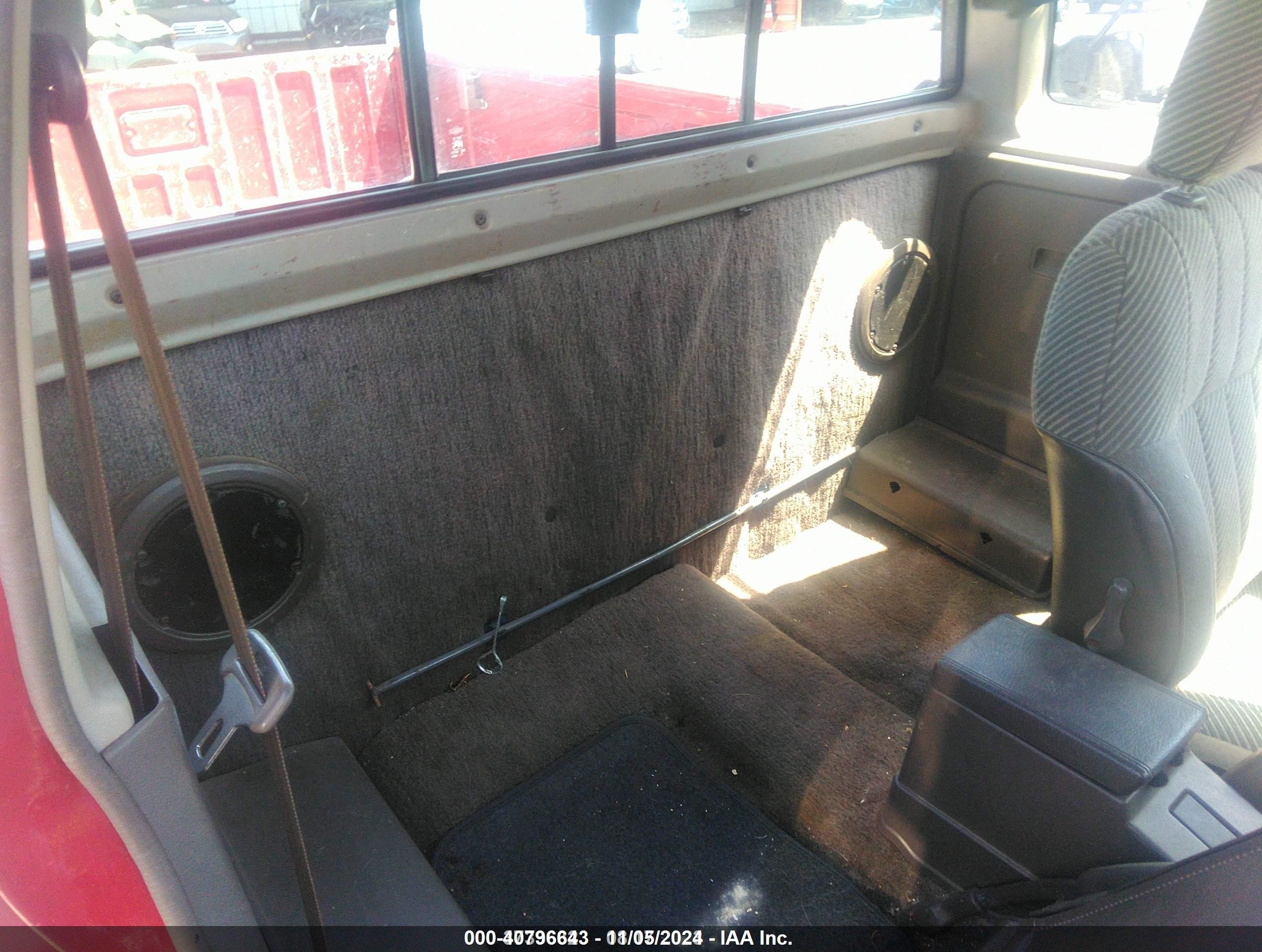 1988 Nissan D21 King Cab Red vin: 1N6HD16Y2JC400083