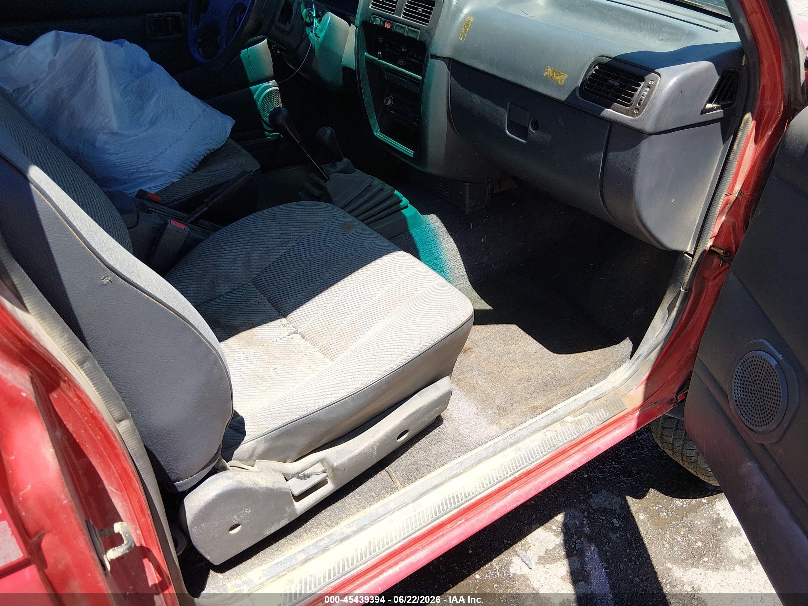 1994 Nissan Truck King Cab Se/king Cab Xe Red vin: 1N6HD16Y2RC401634