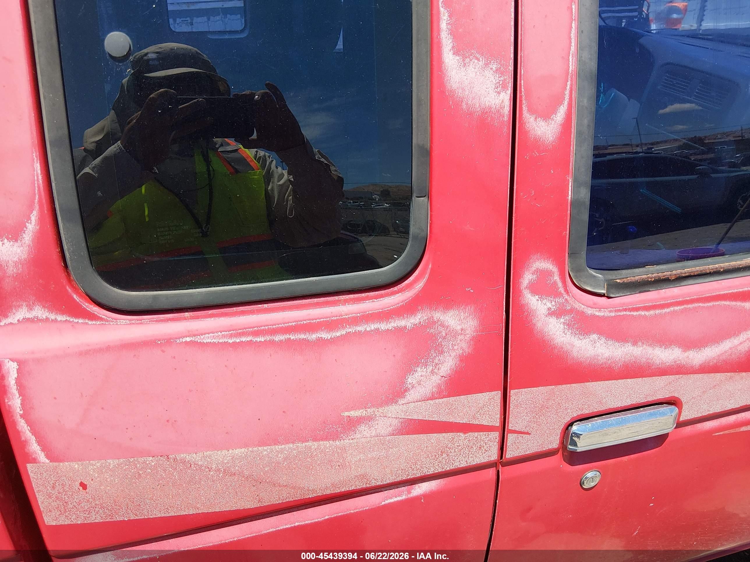 1994 Nissan Truck King Cab Se/king Cab Xe Red vin: 1N6HD16Y2RC401634