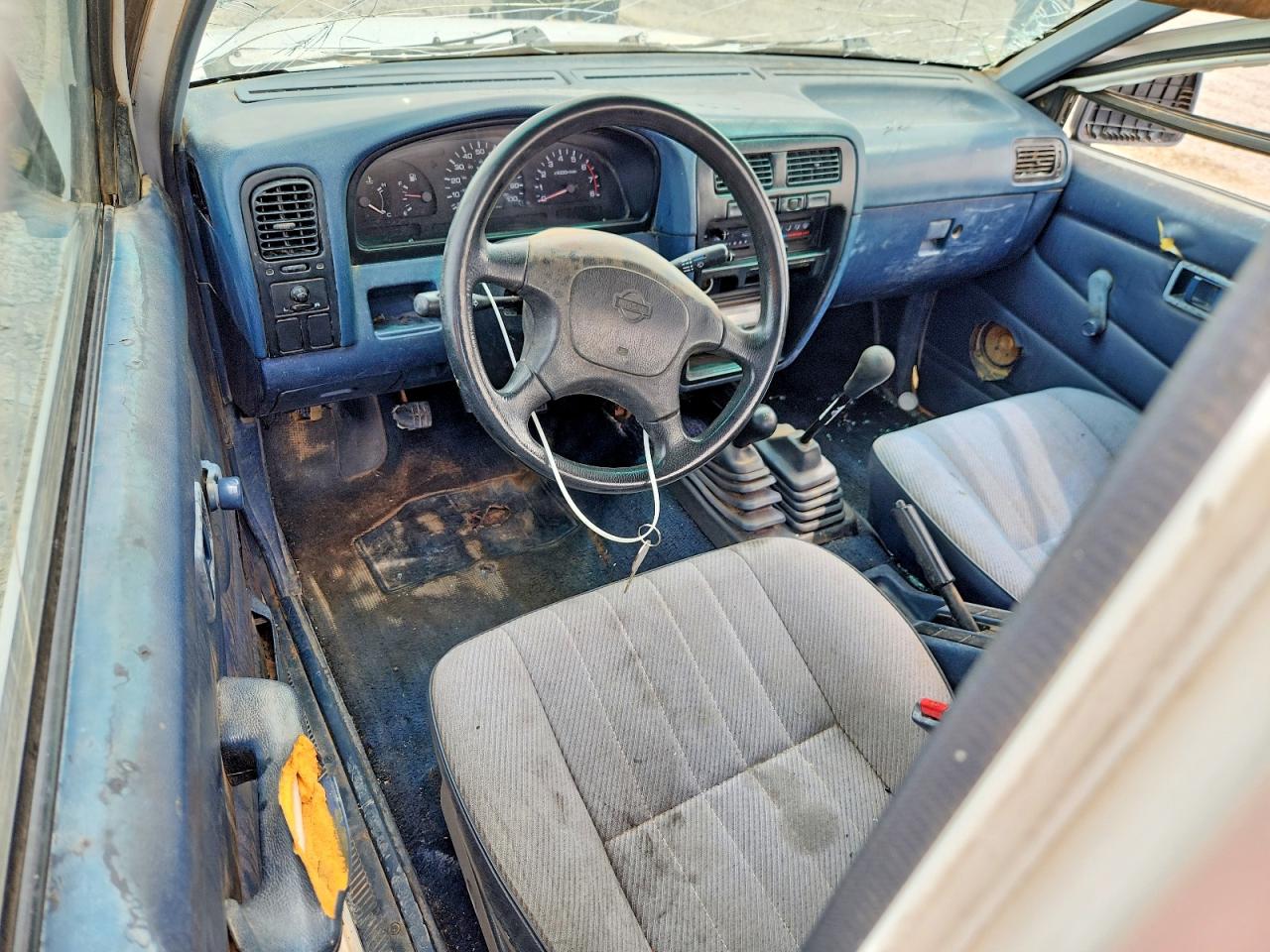 1995 Nissan Truck King Cab Se/king Cab Xe White vin: 1N6HD16Y4SC328921