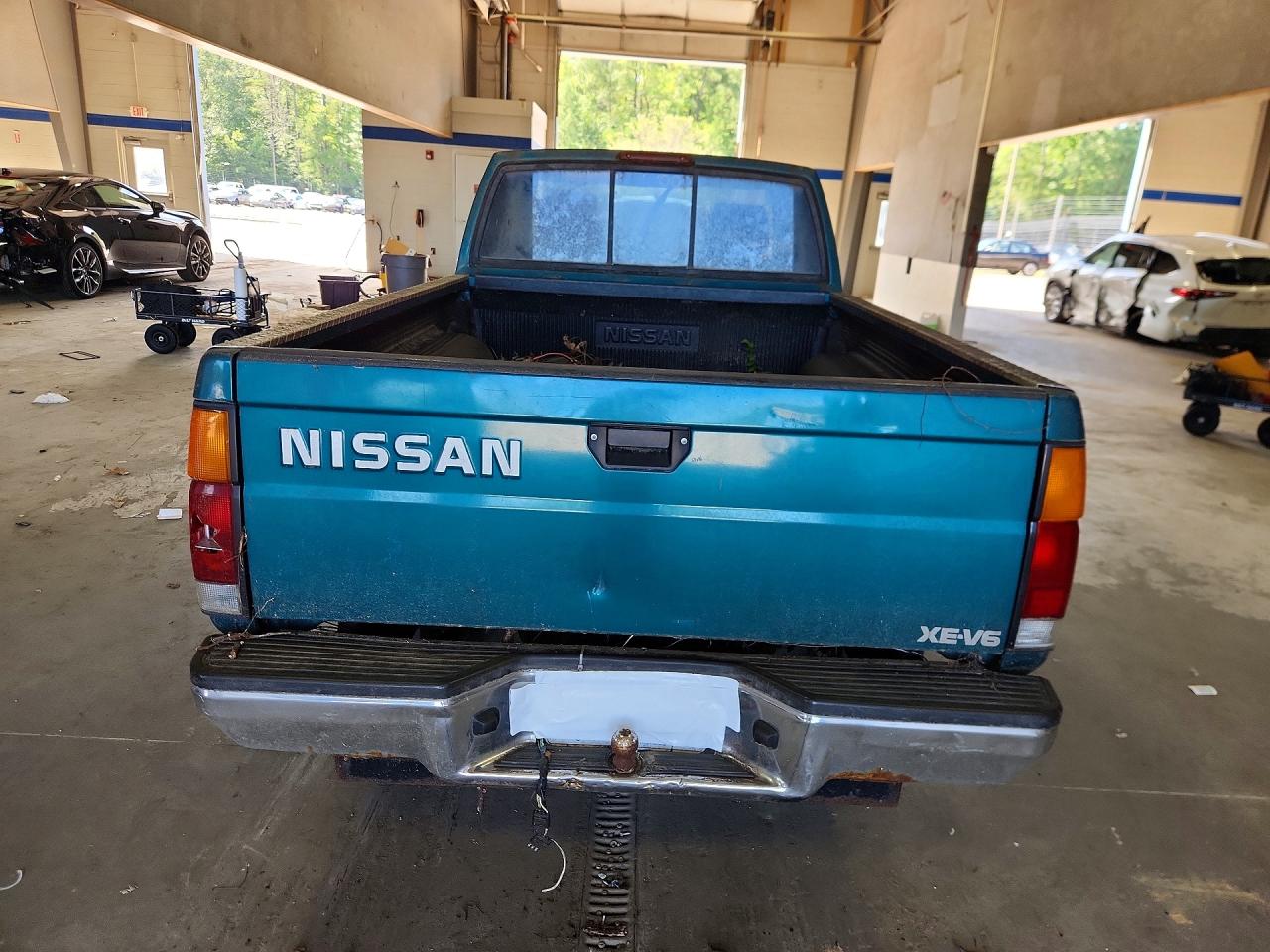 1995 Nissan Truck Xe V6 Green vin: 1N6HD16Y6SC458747