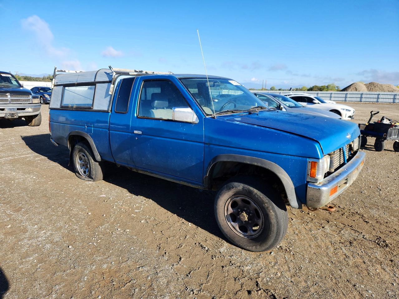 1995 Nissan Truck Xe V6 Blue vin: 1N6HD16Y7SC393892