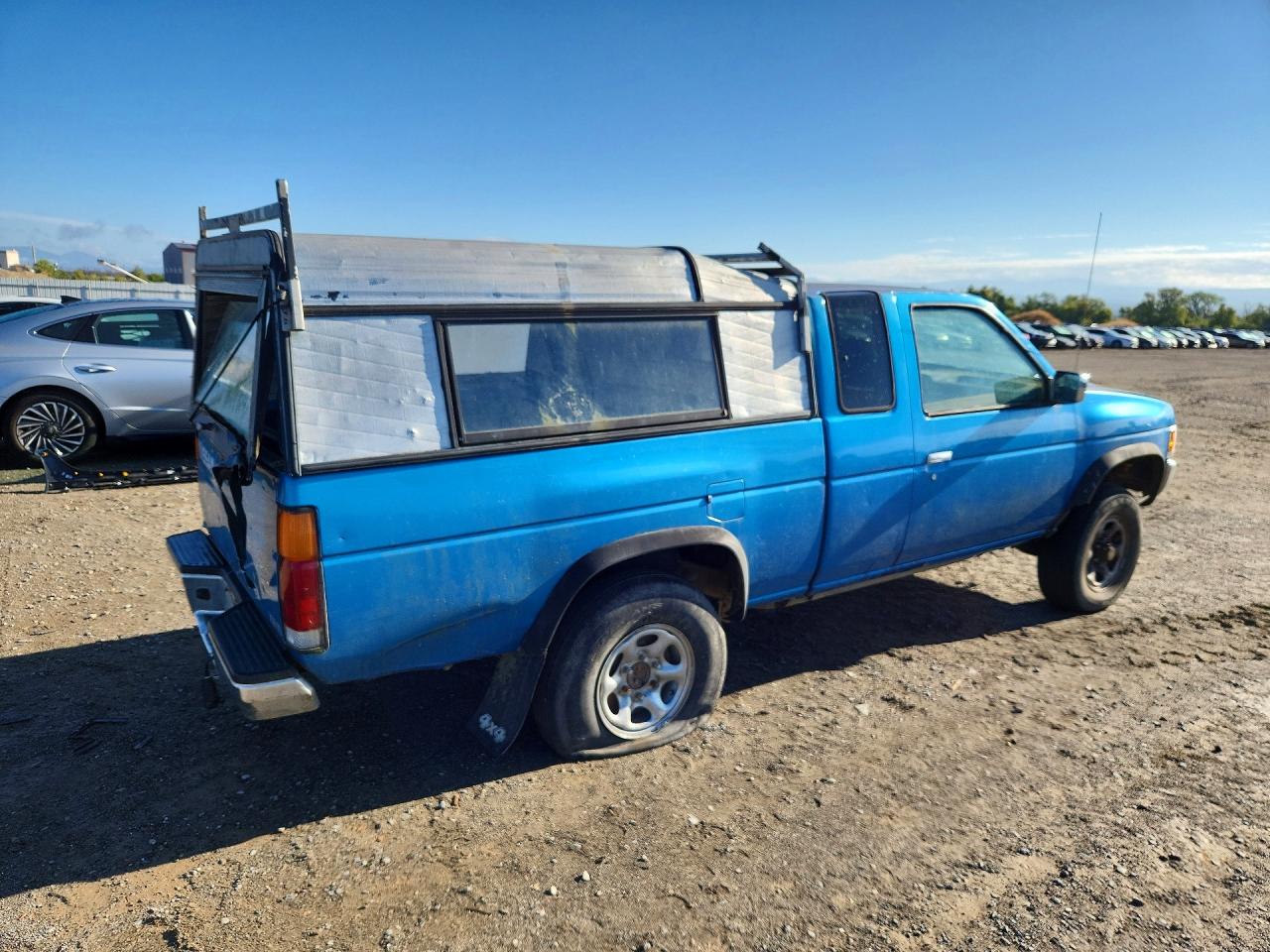 1995 Nissan Truck Xe V6 Blue vin: 1N6HD16Y7SC393892