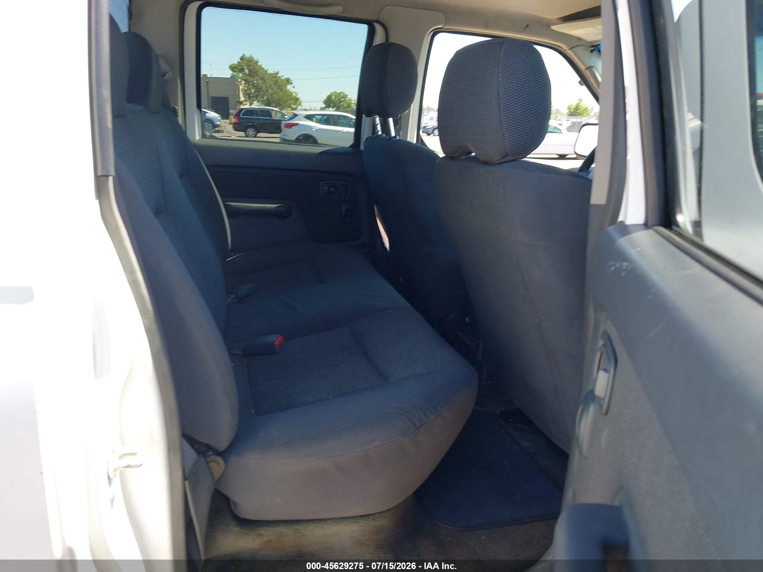 2002 Nissan Frontier Crew Cab Sc White vin: 1N6MD27Y72C388923