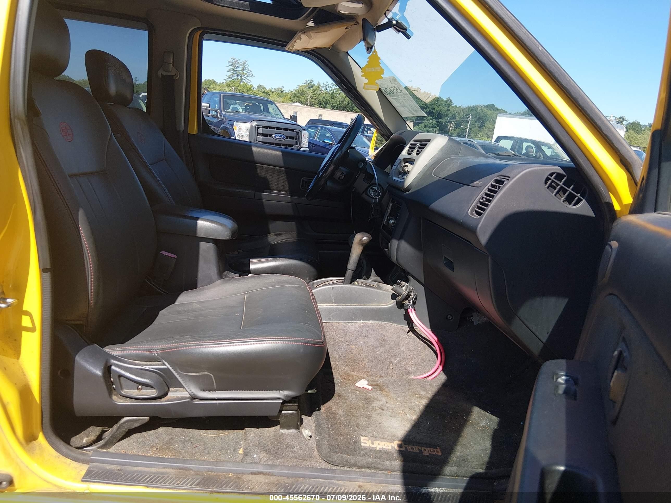 2001 Nissan Frontier Sc-v6 Желтый vin: 1N6MD27Y81C369974