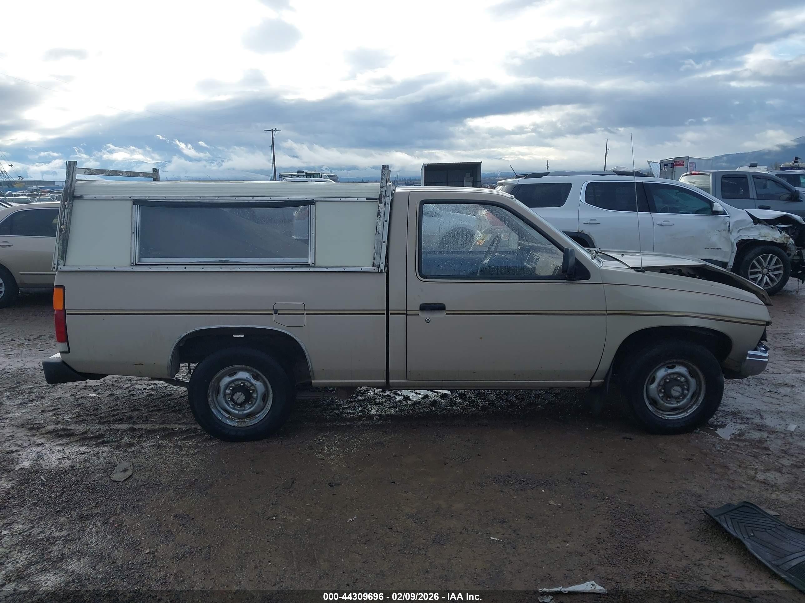 1987 Nissan D21 Short Bed Beige vin: 1N6ND11S1HC380473