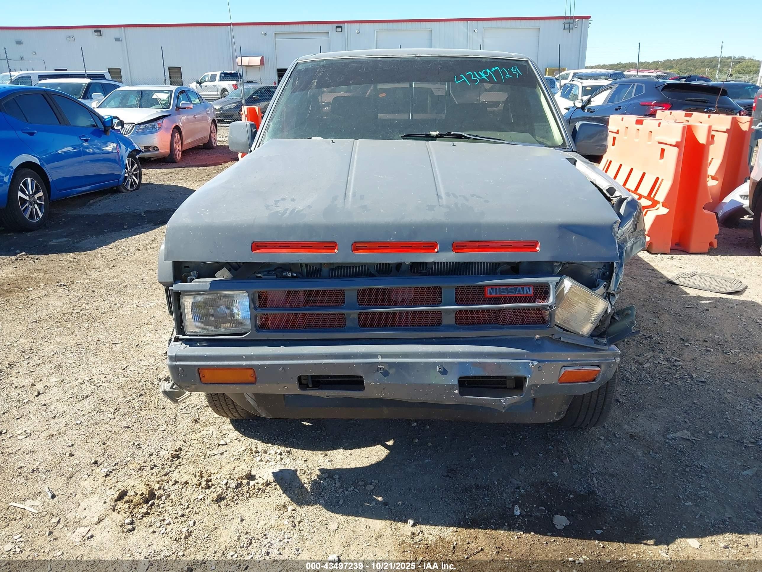 1988 Nissan D21 Short Bed Серый vin: 1N6ND11S1JC374453