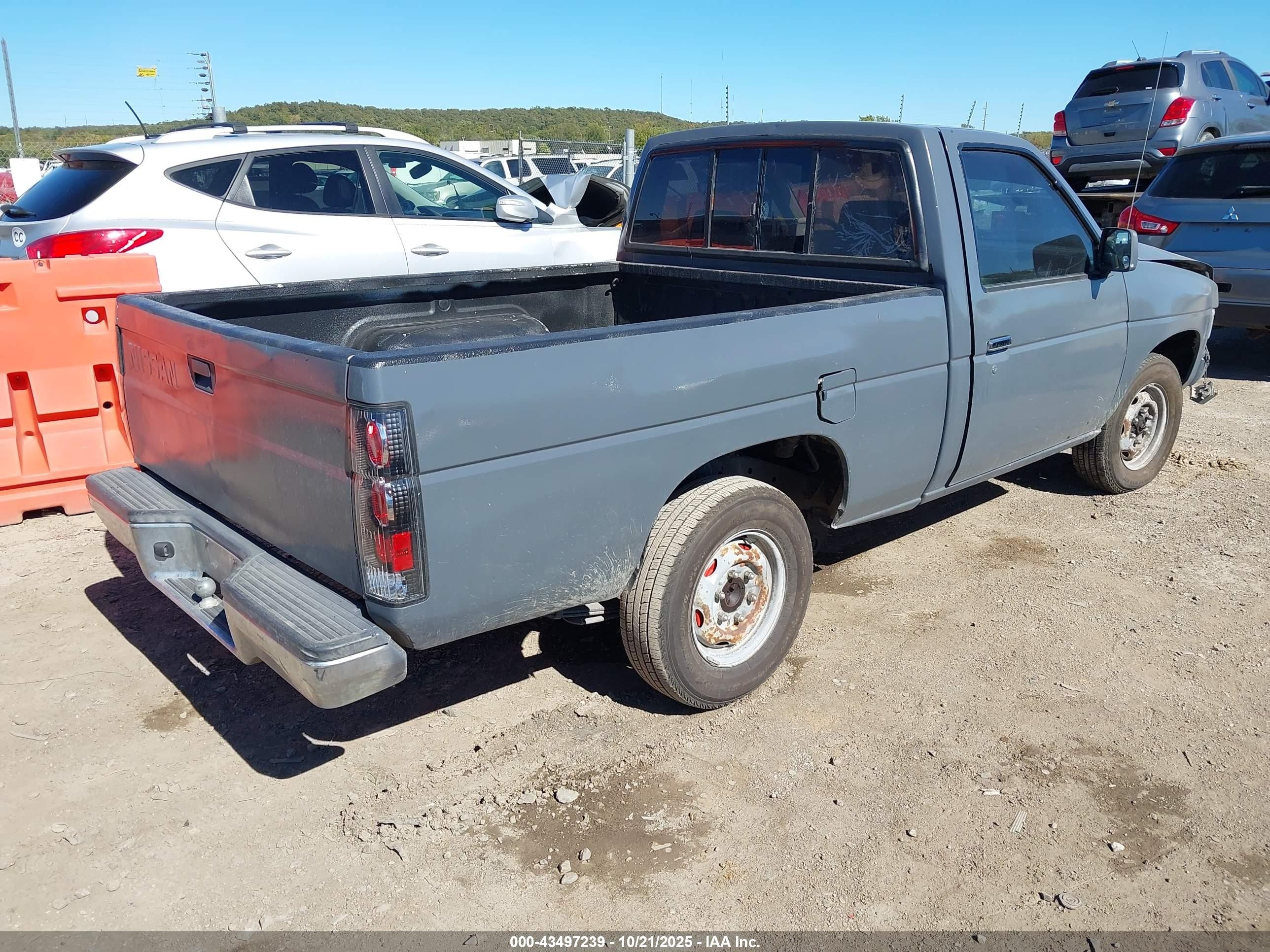 1988 Nissan D21 Short Bed Серый vin: 1N6ND11S1JC374453
