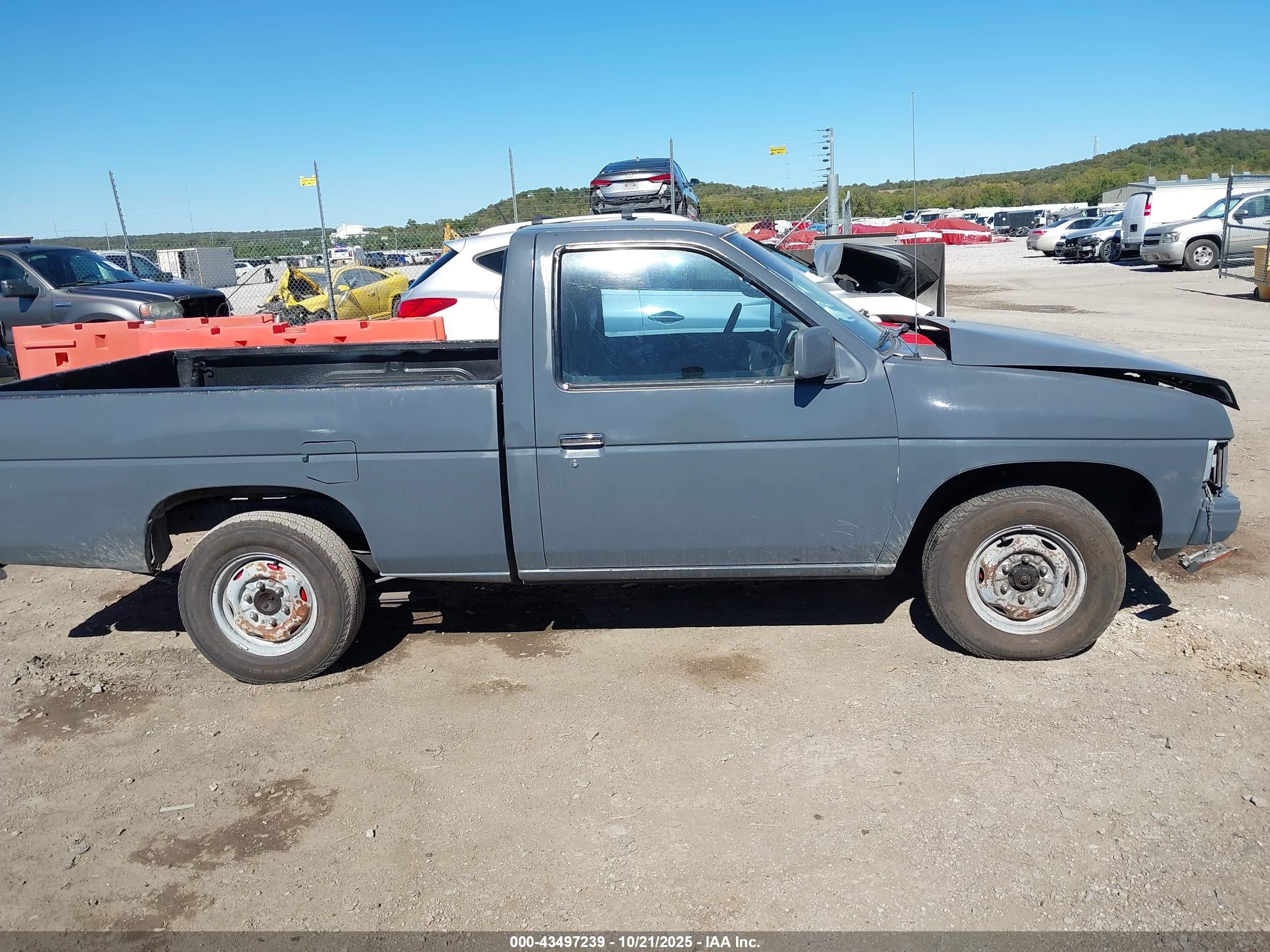 1988 Nissan D21 Short Bed Серый vin: 1N6ND11S1JC374453