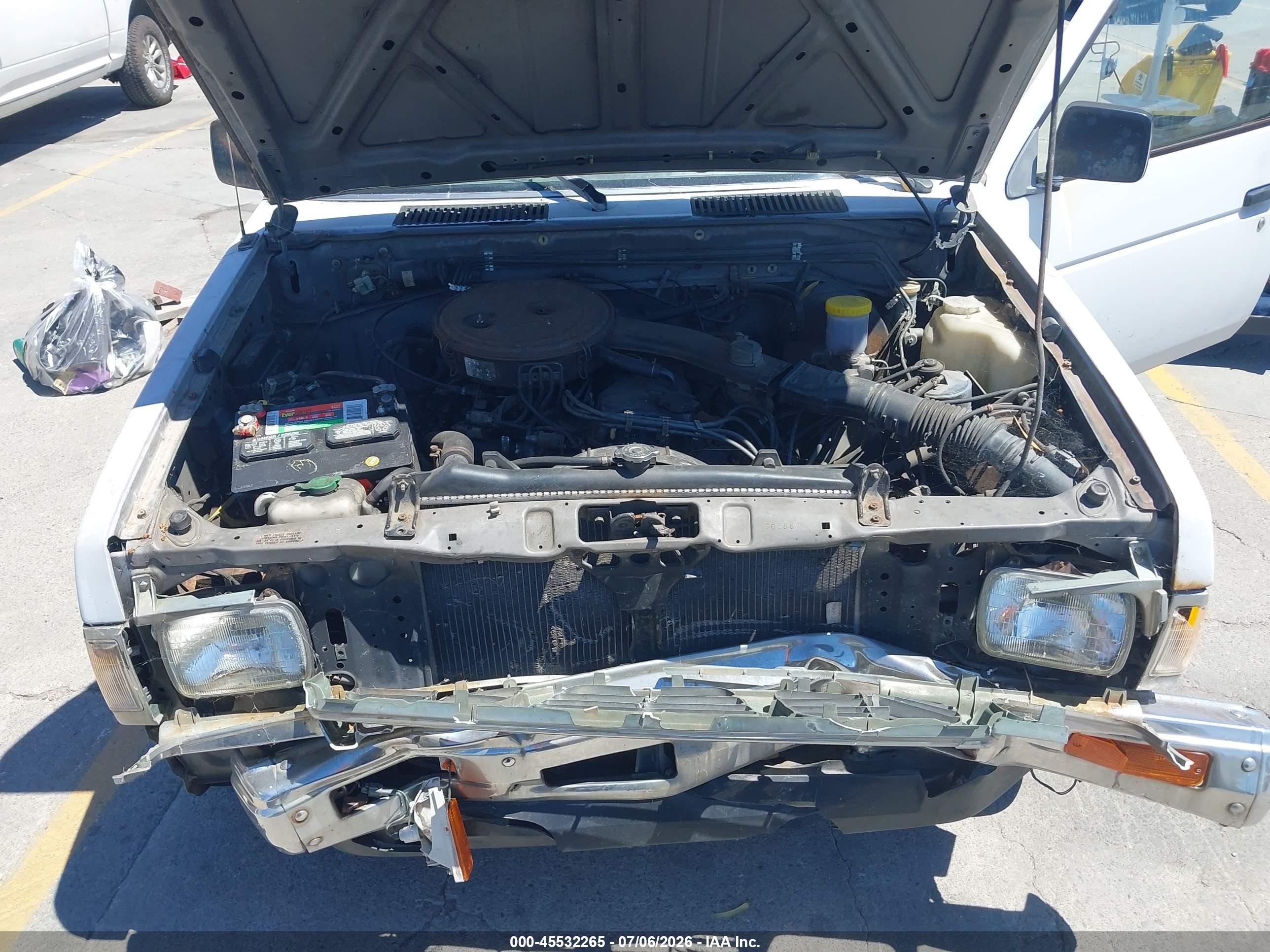 1988 Nissan D21 Short Bed White vin: 1N6ND11S2JC305867