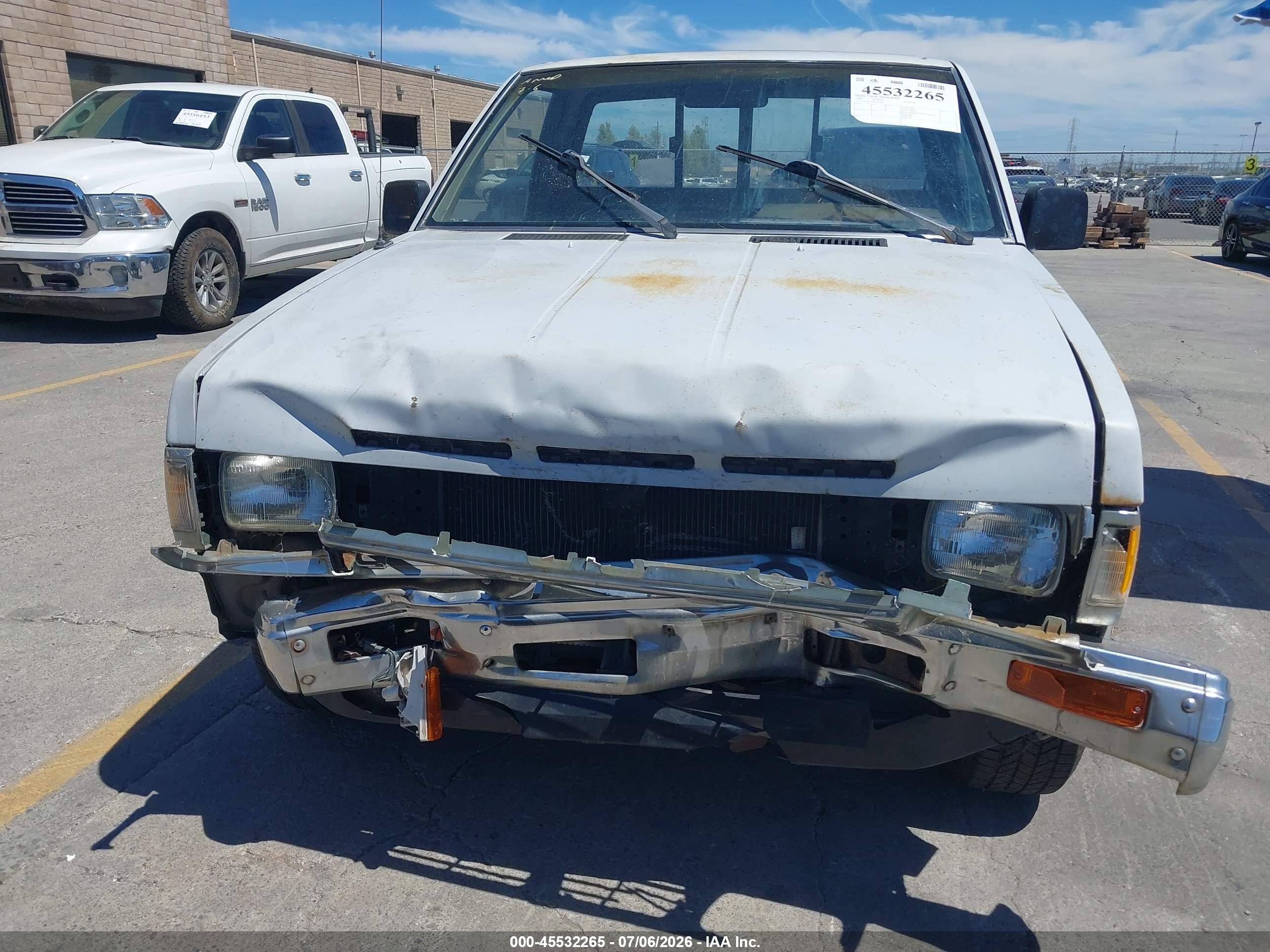 1988 Nissan D21 Short Bed White vin: 1N6ND11S2JC305867