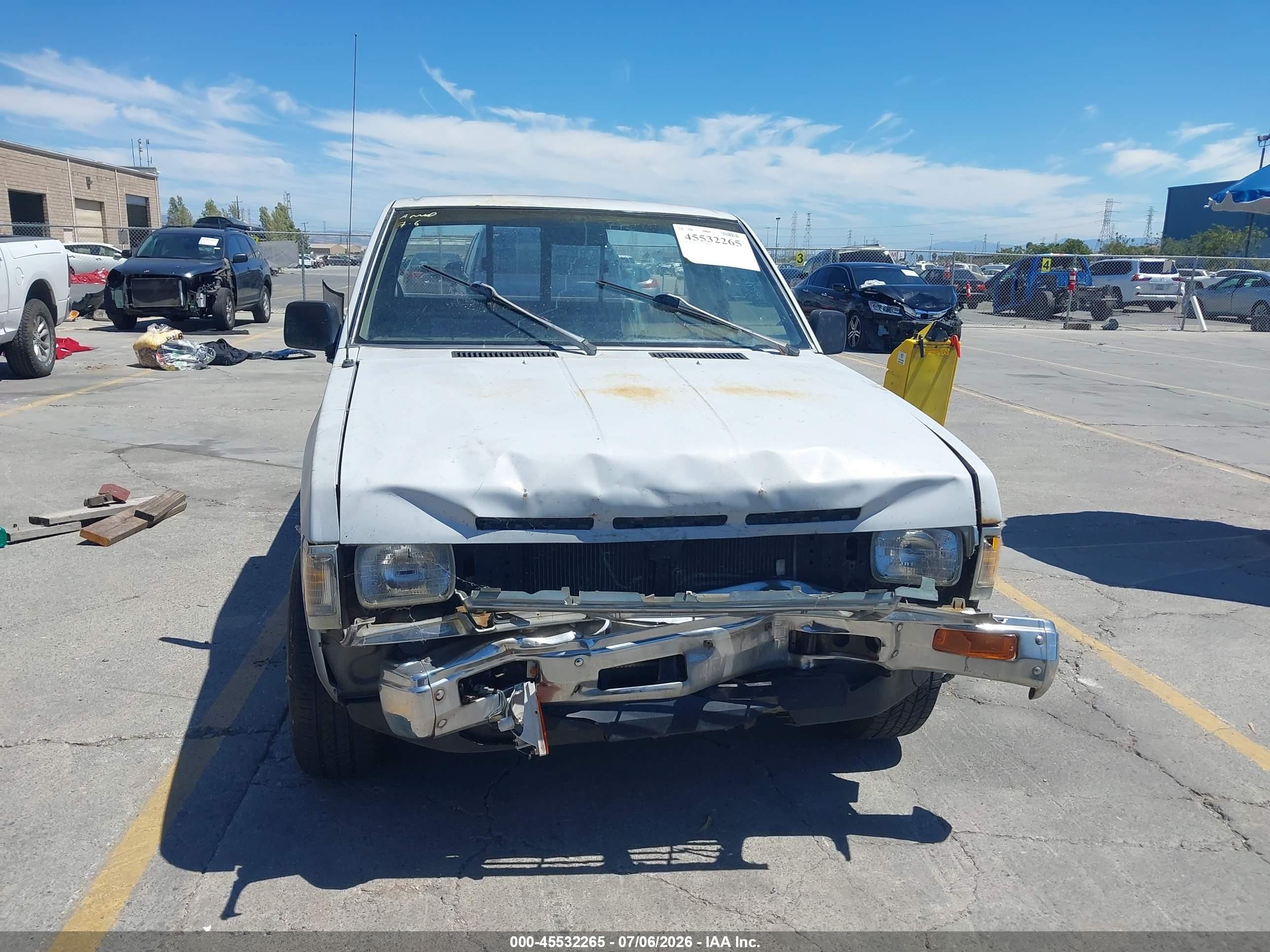 1988 Nissan D21 Short Bed White vin: 1N6ND11S2JC305867