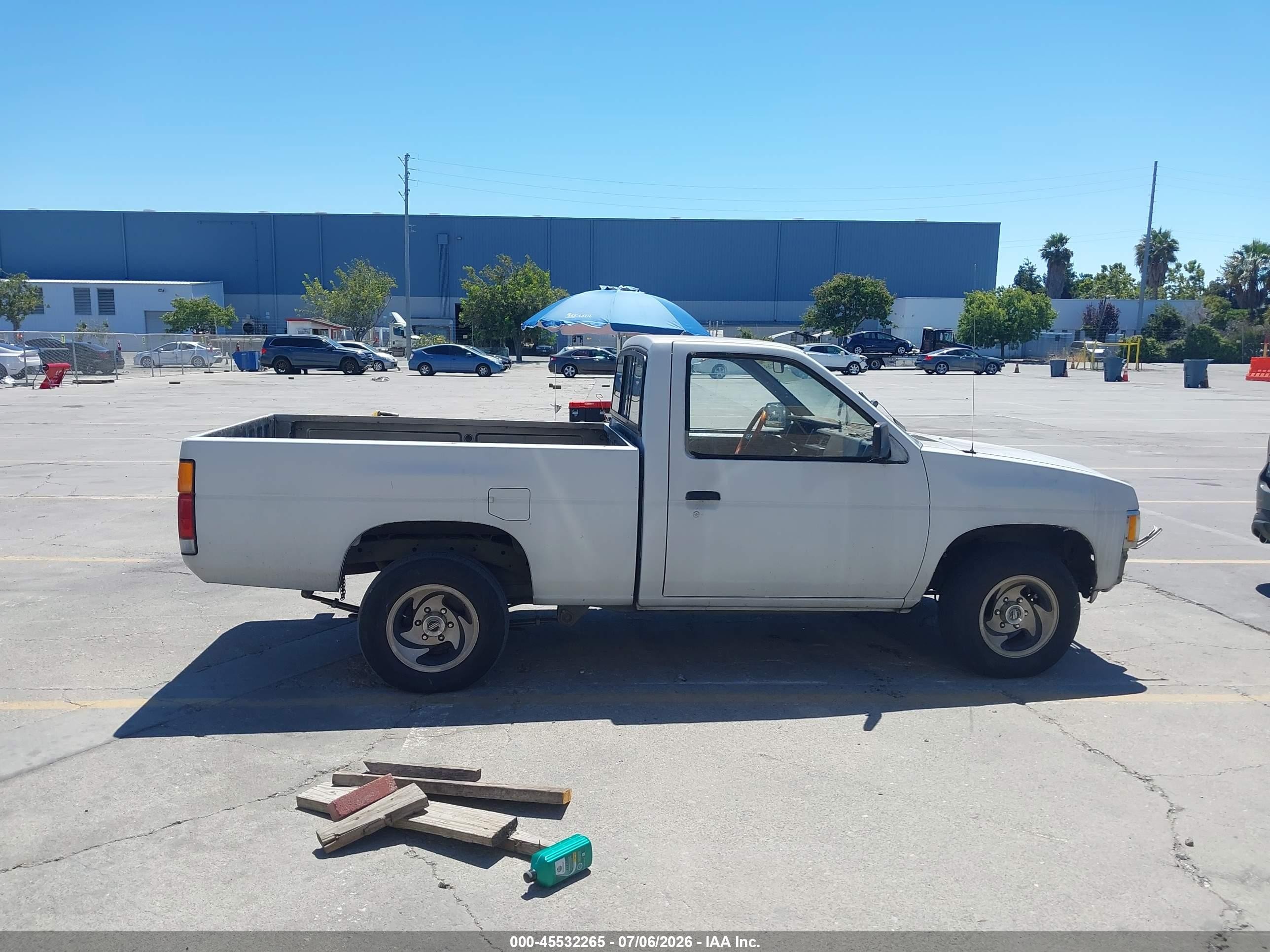 1988 Nissan D21 Short Bed White vin: 1N6ND11S2JC305867