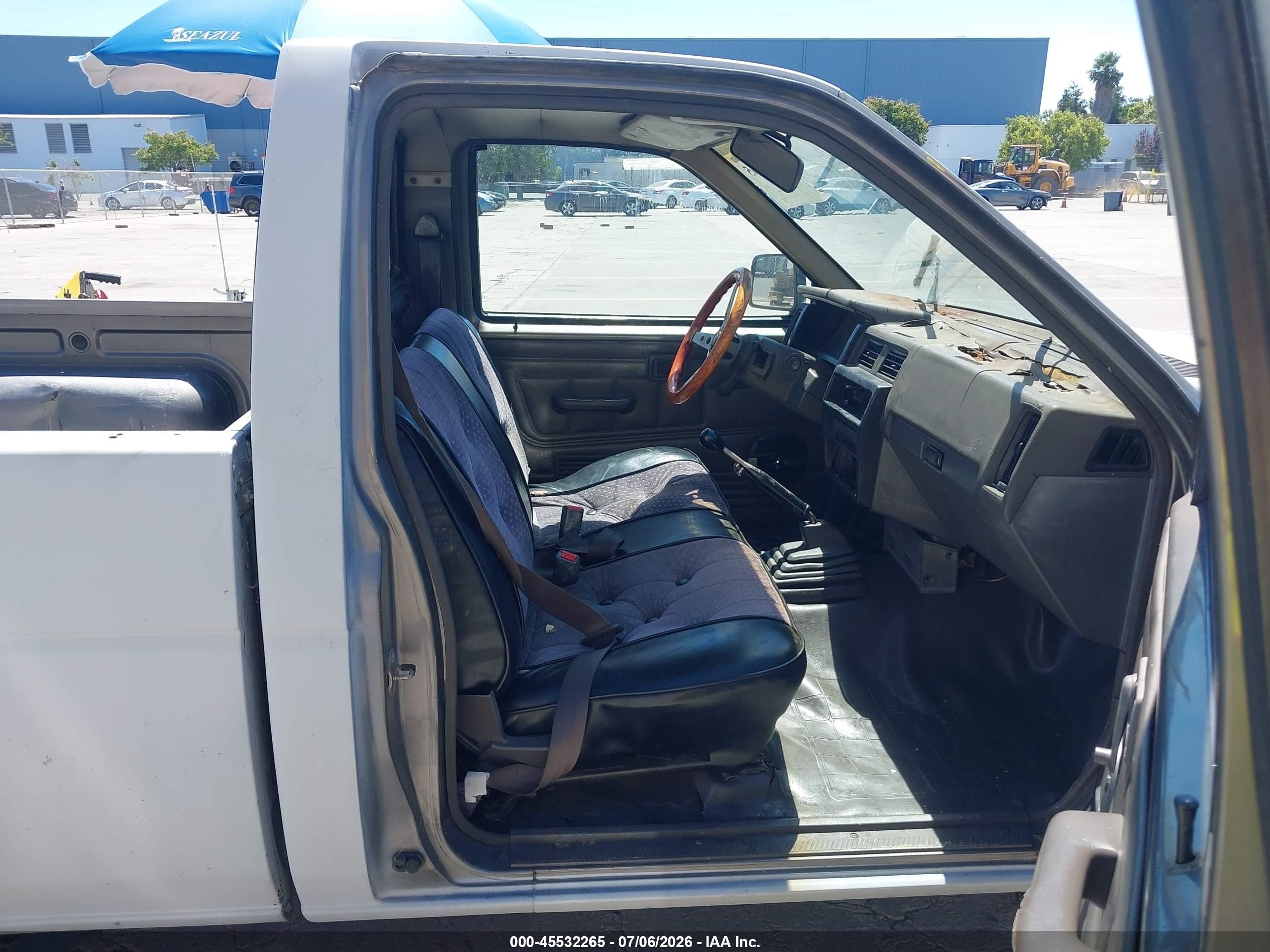 1988 Nissan D21 Short Bed White vin: 1N6ND11S2JC305867