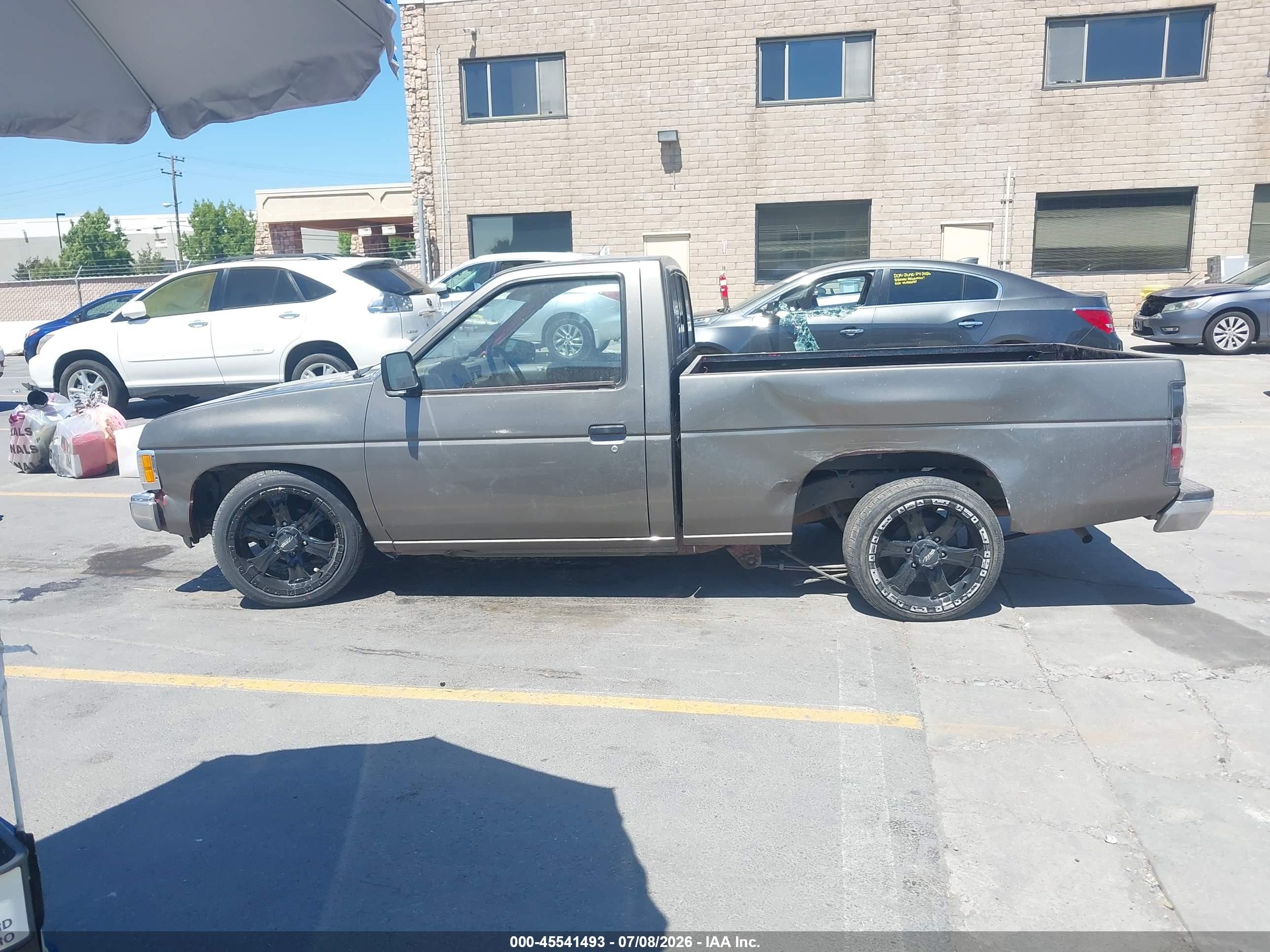 1989 Nissan D21 Short Bed Gray vin: 1N6ND11S2KC374110