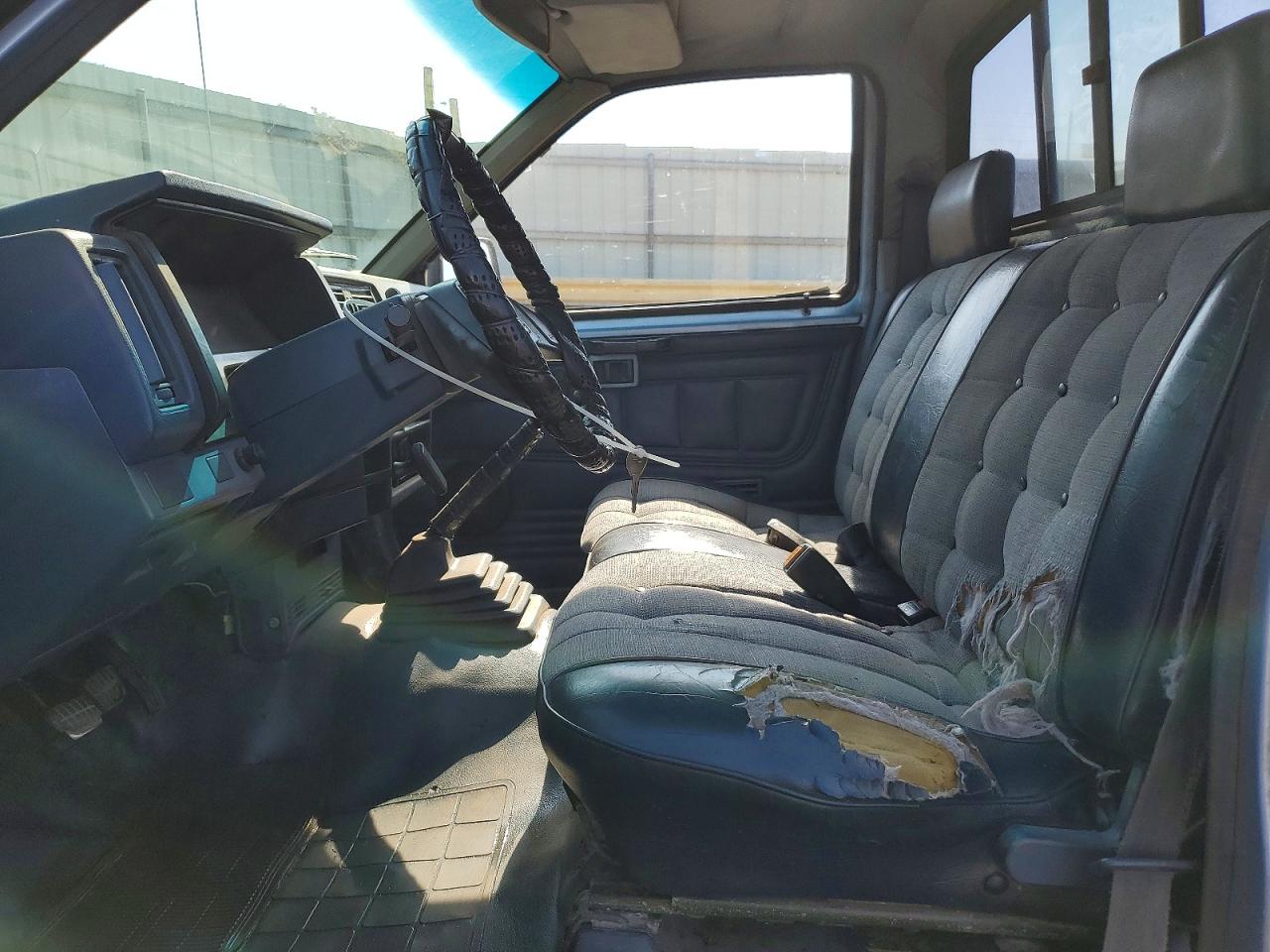 1986 Nissan D21 Short Bed Blue vin: 1N6ND11S3GC378867