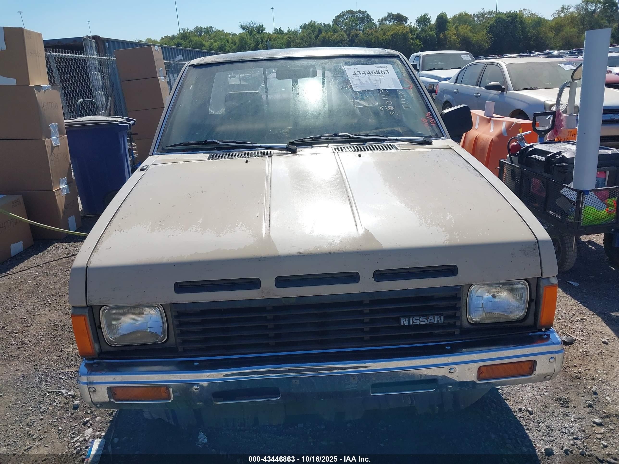 1987 Nissan D21 Short Bed Tan vin: 1N6ND11S3HC350438