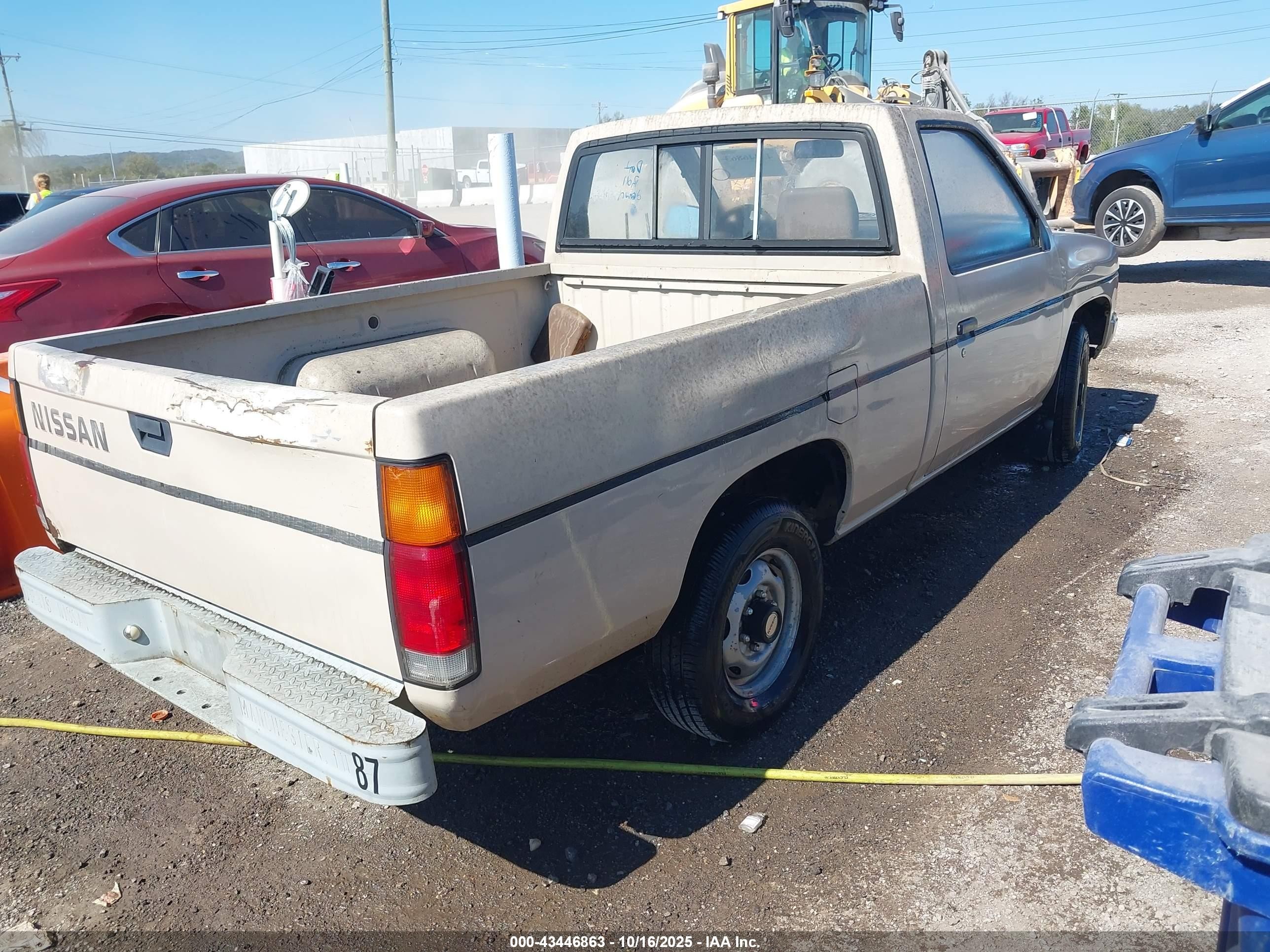 1987 Nissan D21 Short Bed Tan vin: 1N6ND11S3HC350438