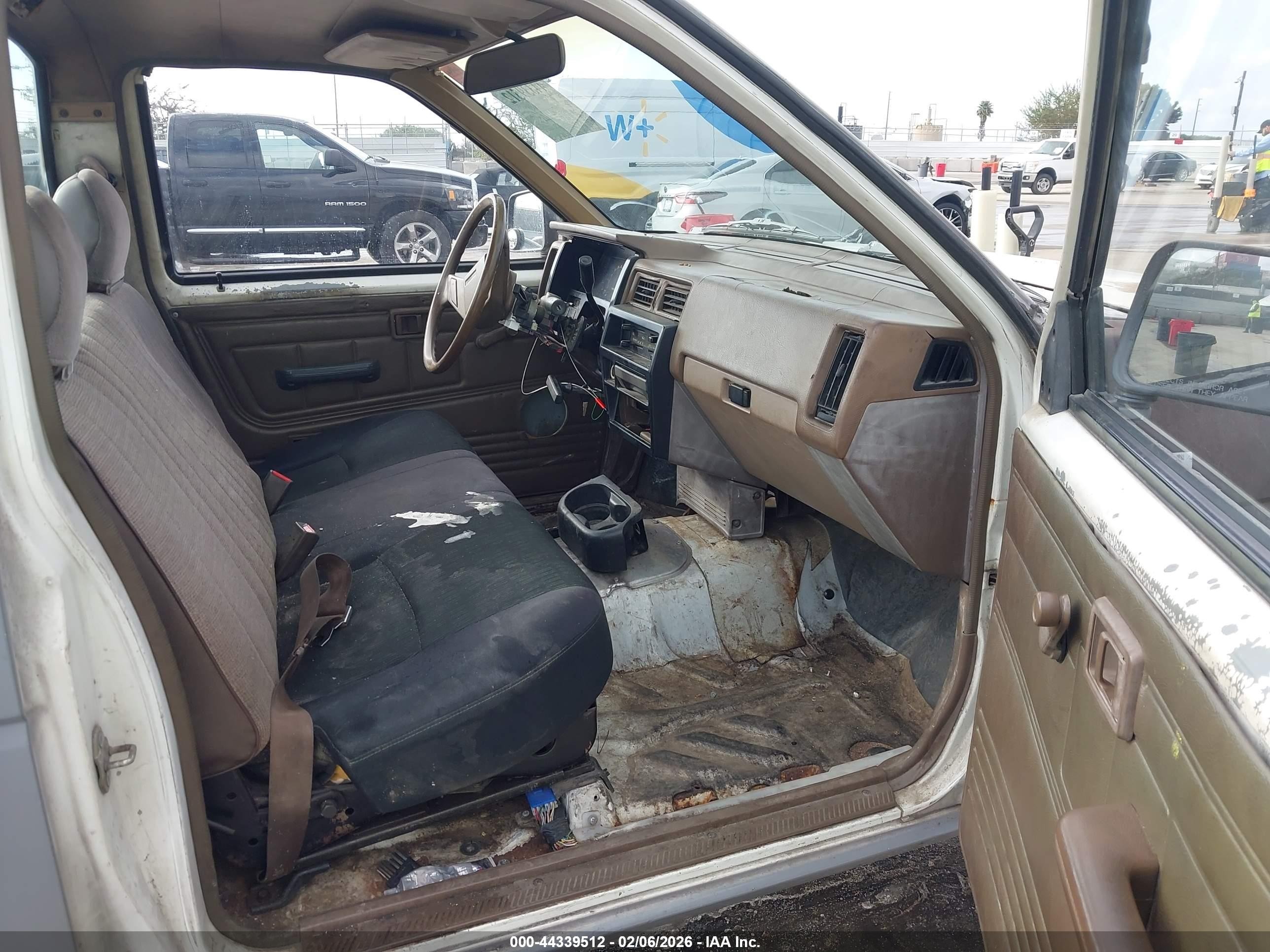 1988 Nissan D21 Short Bed Gray vin: 1N6ND11S4JC304705