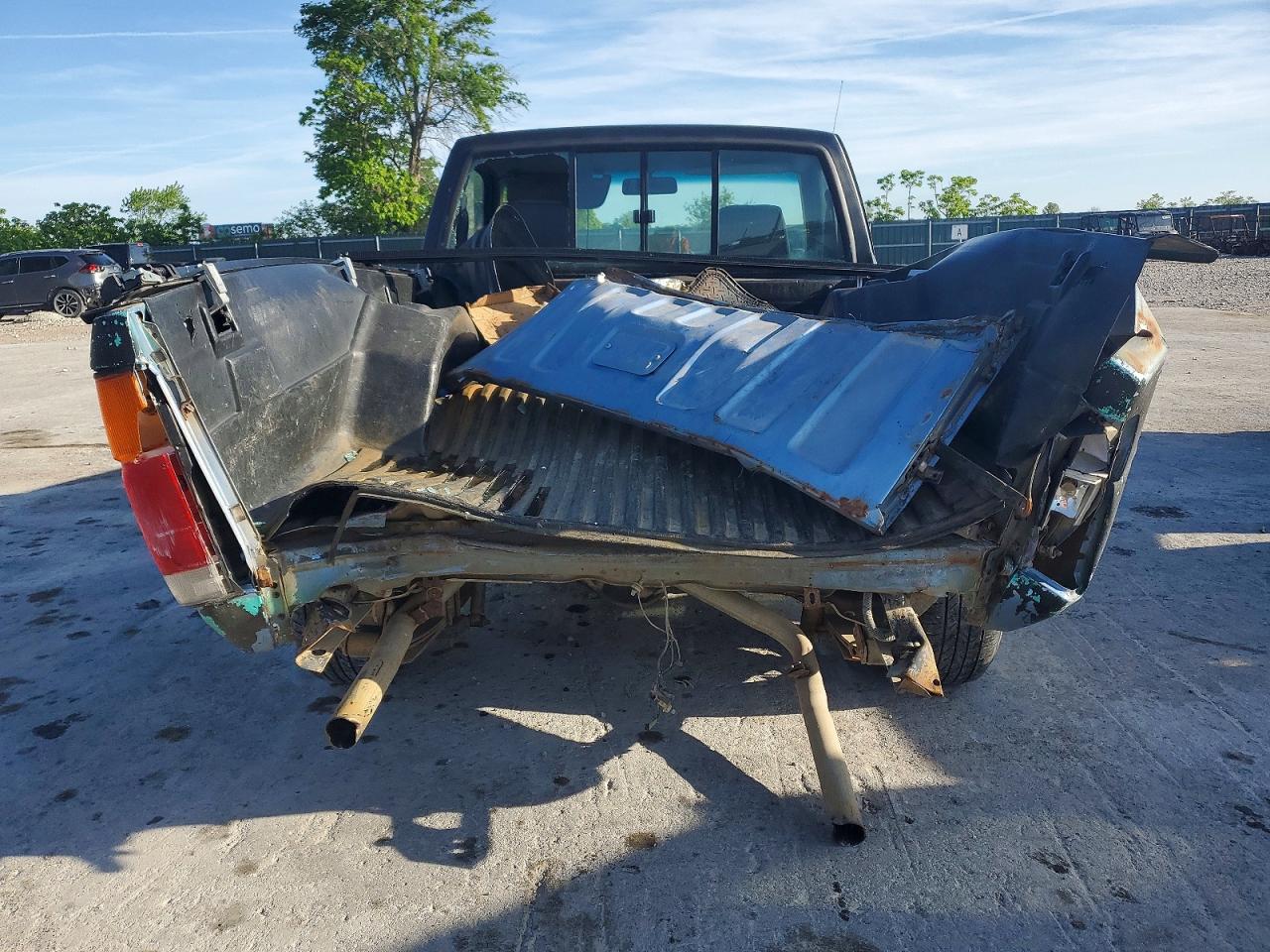 1989 Nissan D21 Short Bed Black vin: 1N6ND11S5KC368186
