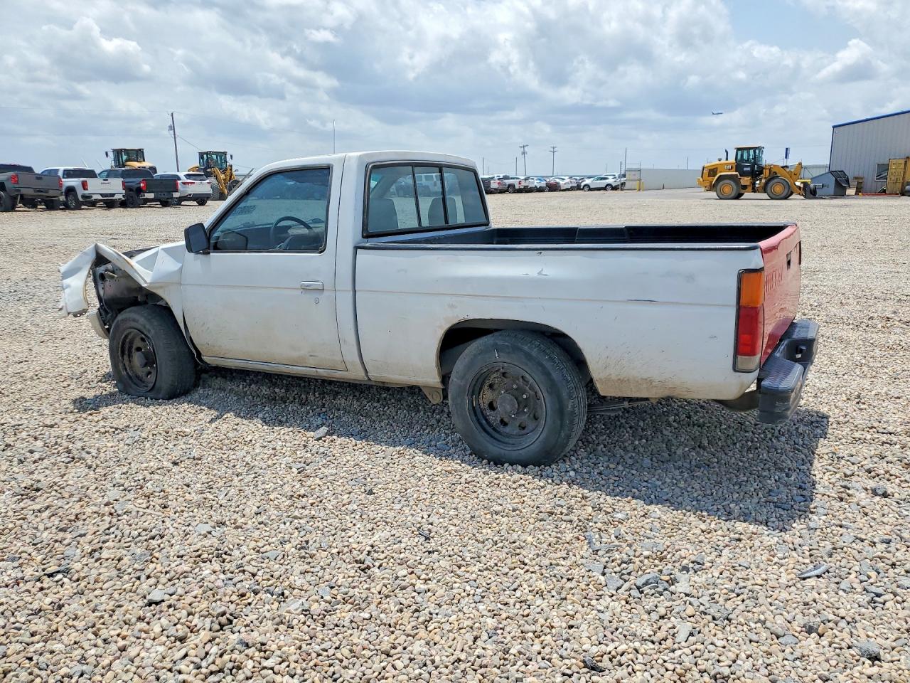 1988 Nissan D21 Short Bed White vin: 1N6ND11S8JC328103