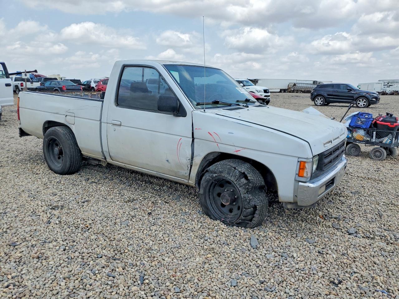 1988 Nissan D21 Short Bed White vin: 1N6ND11S8JC328103