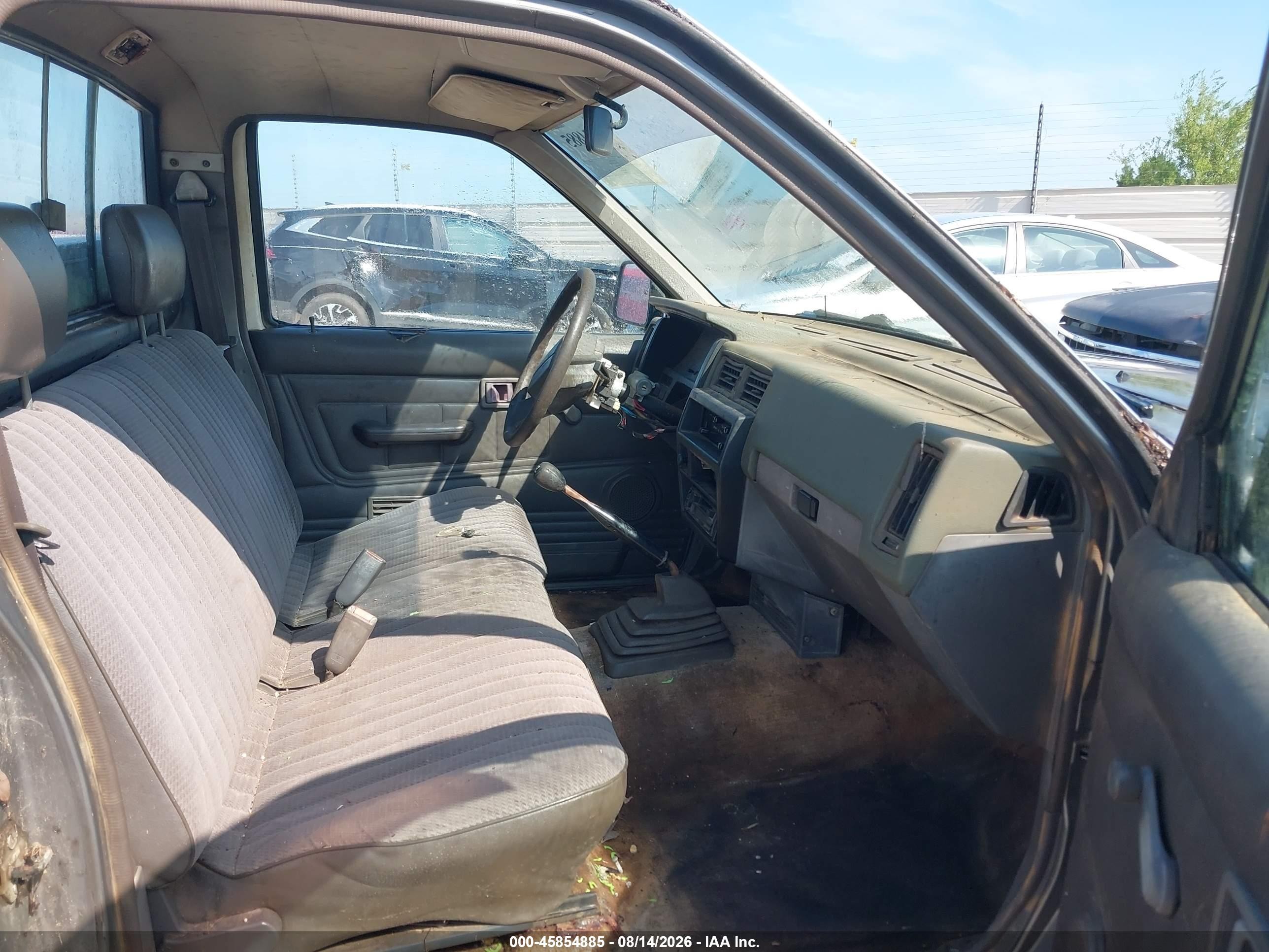 1989 Nissan D21 Short Bed Gray vin: 1N6ND11S8KC360213