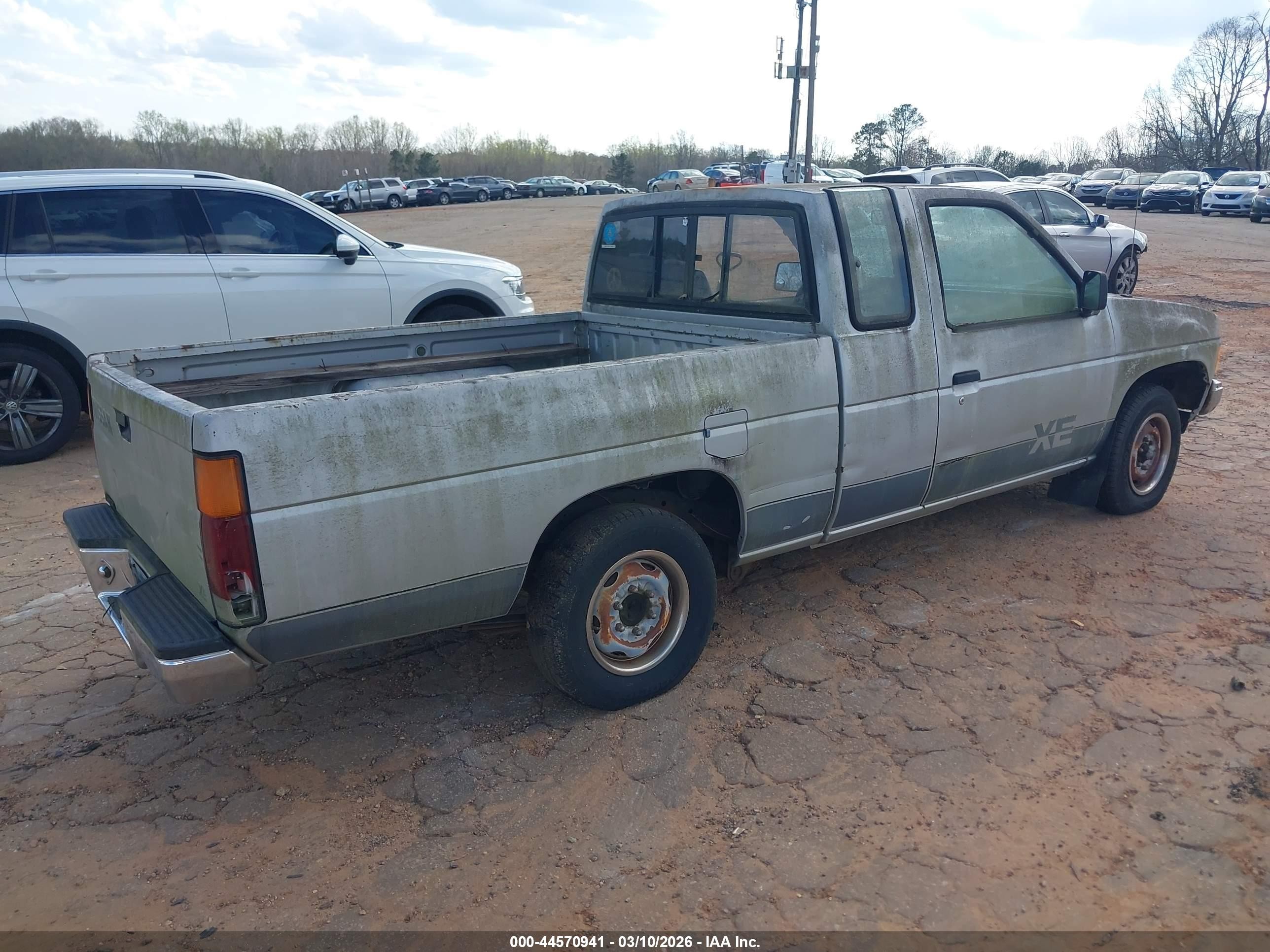 1987 Nissan D21 King Cab Silver vin: 1N6ND16S2HC374352