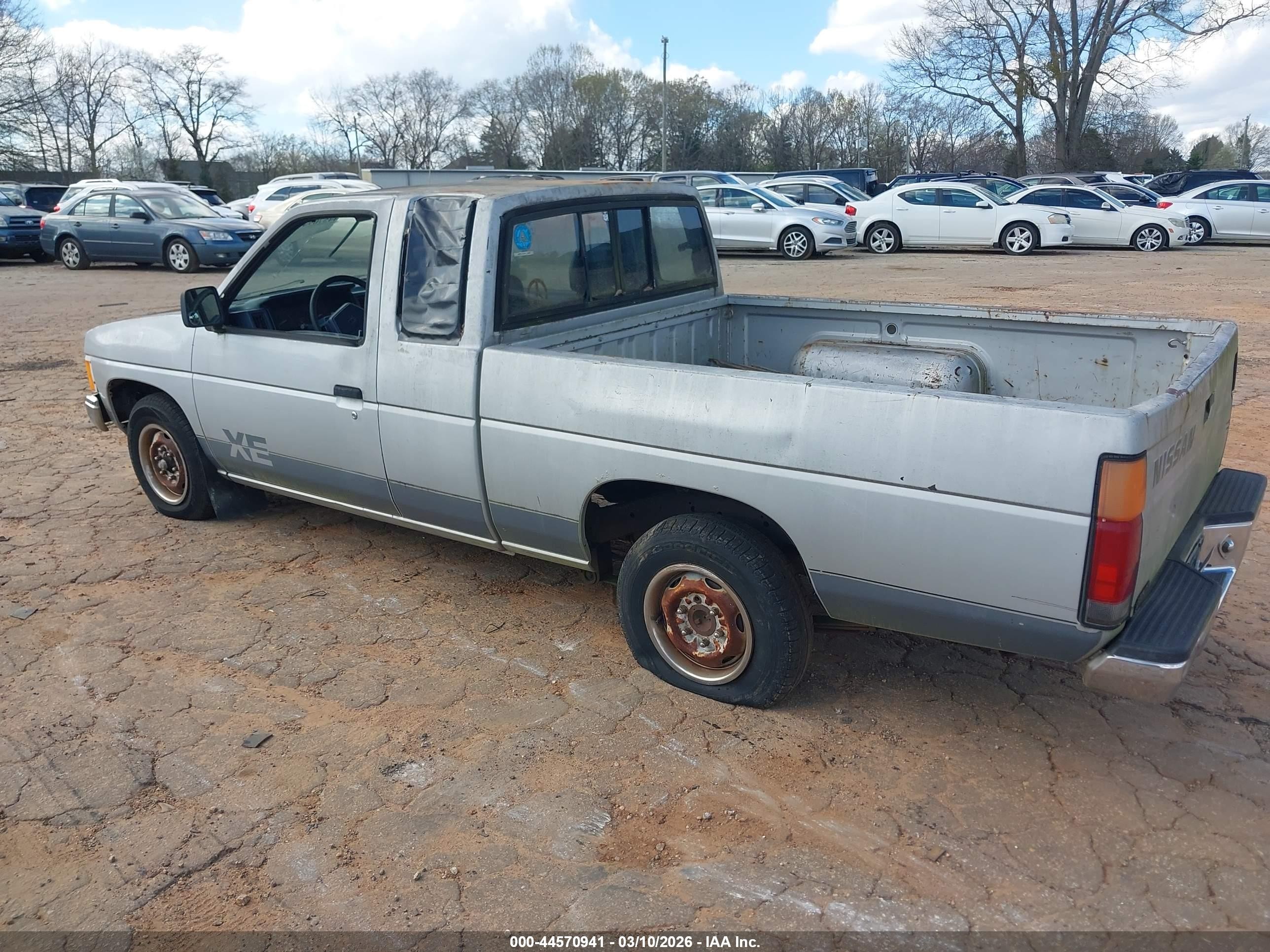 1987 Nissan D21 King Cab Silver vin: 1N6ND16S2HC374352