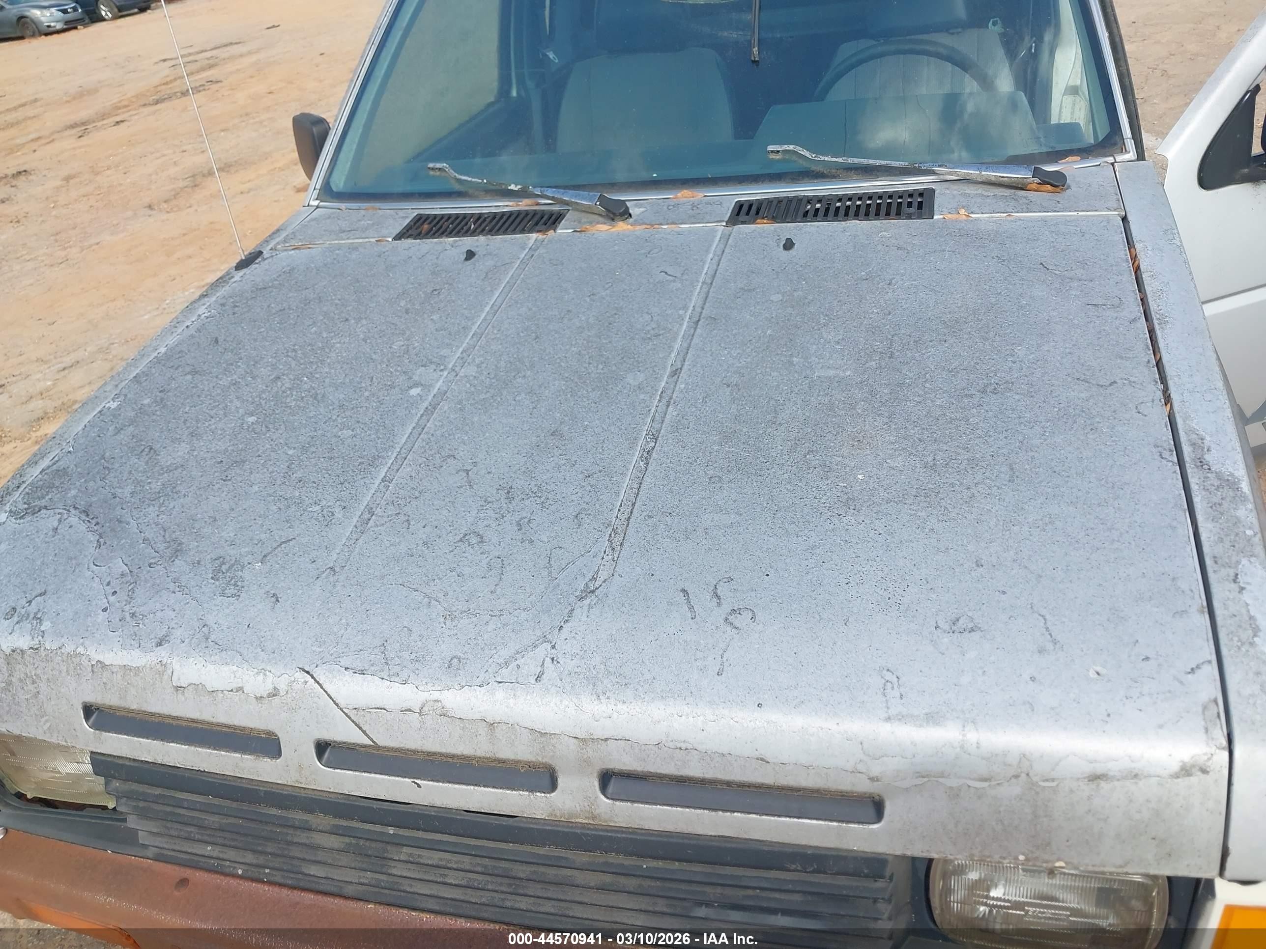 1987 Nissan D21 King Cab Silver vin: 1N6ND16S2HC374352