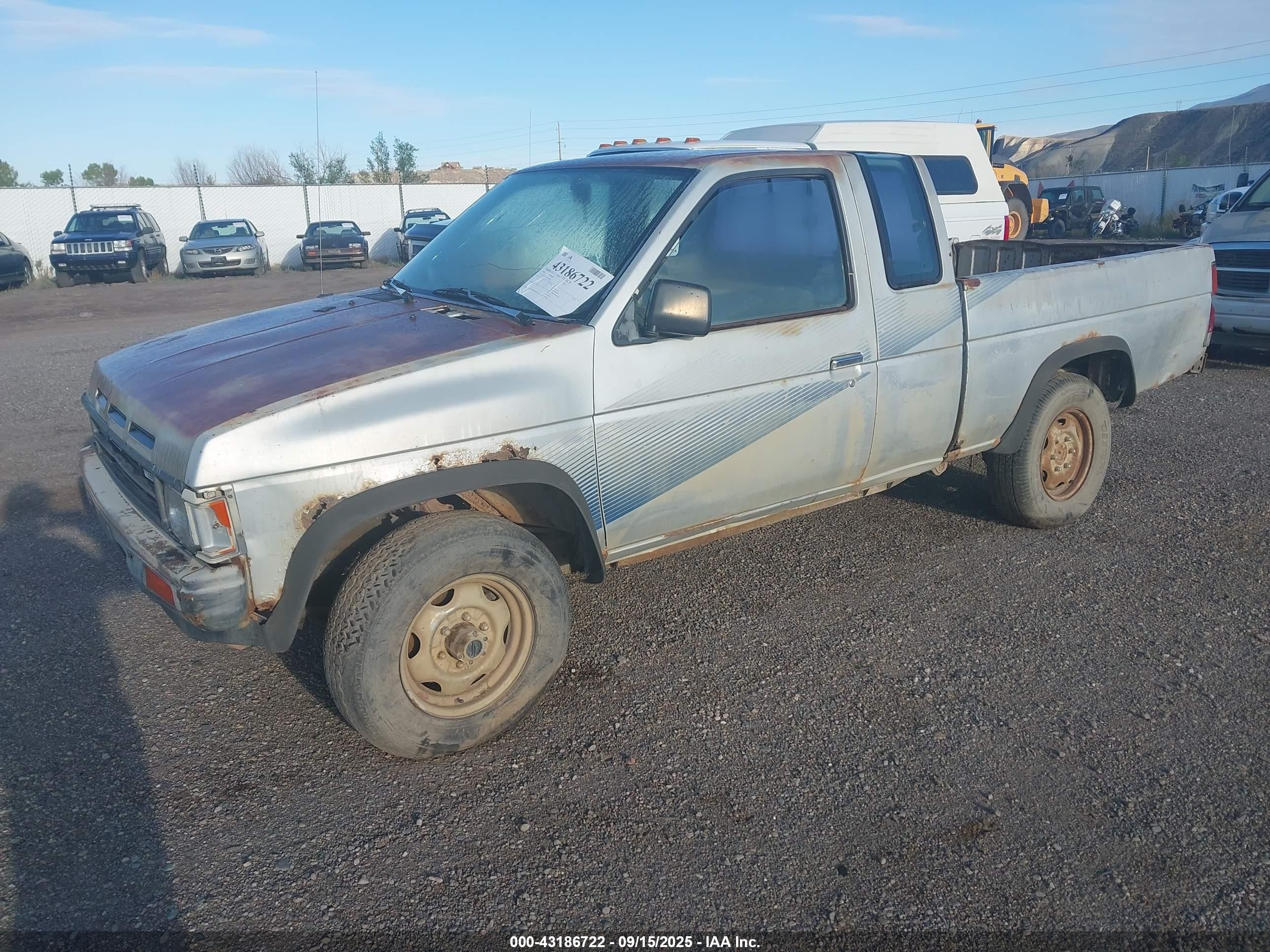 1988 Nissan D21 King Cab Silver vin: 1N6ND16Y9JC396536