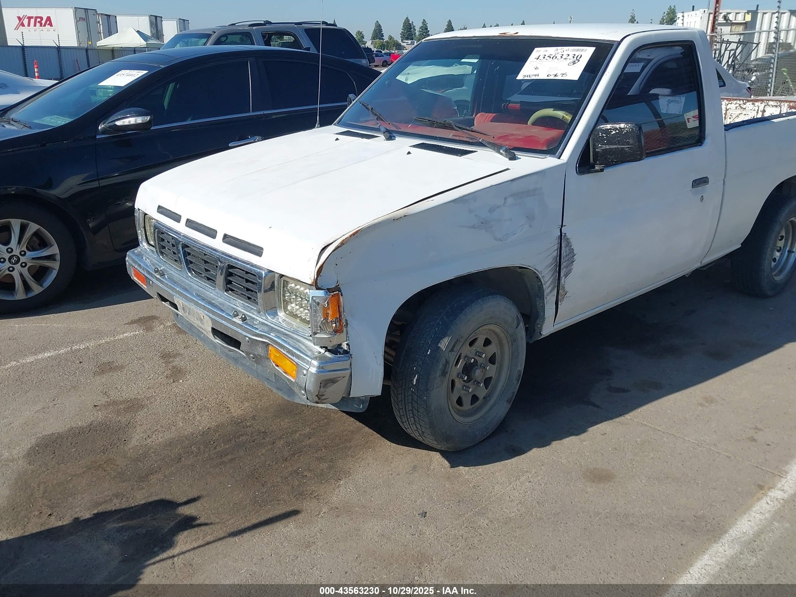 1990 Nissan D21 Short Bed White vin: 1N6SD11S0LC375440