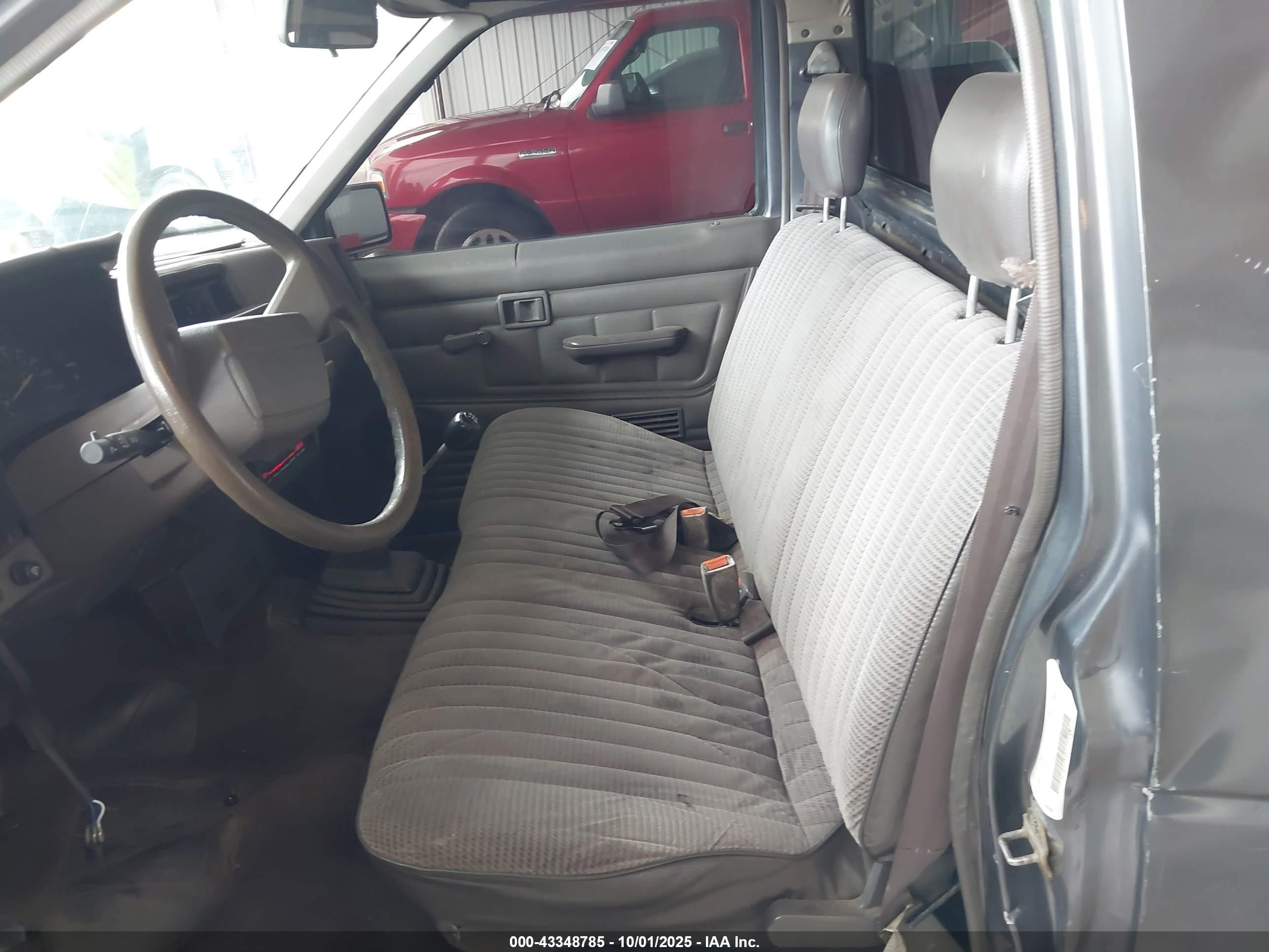 1991 Nissan Truck Short Wheelbase Gray vin: 1N6SD11S0MC381014
