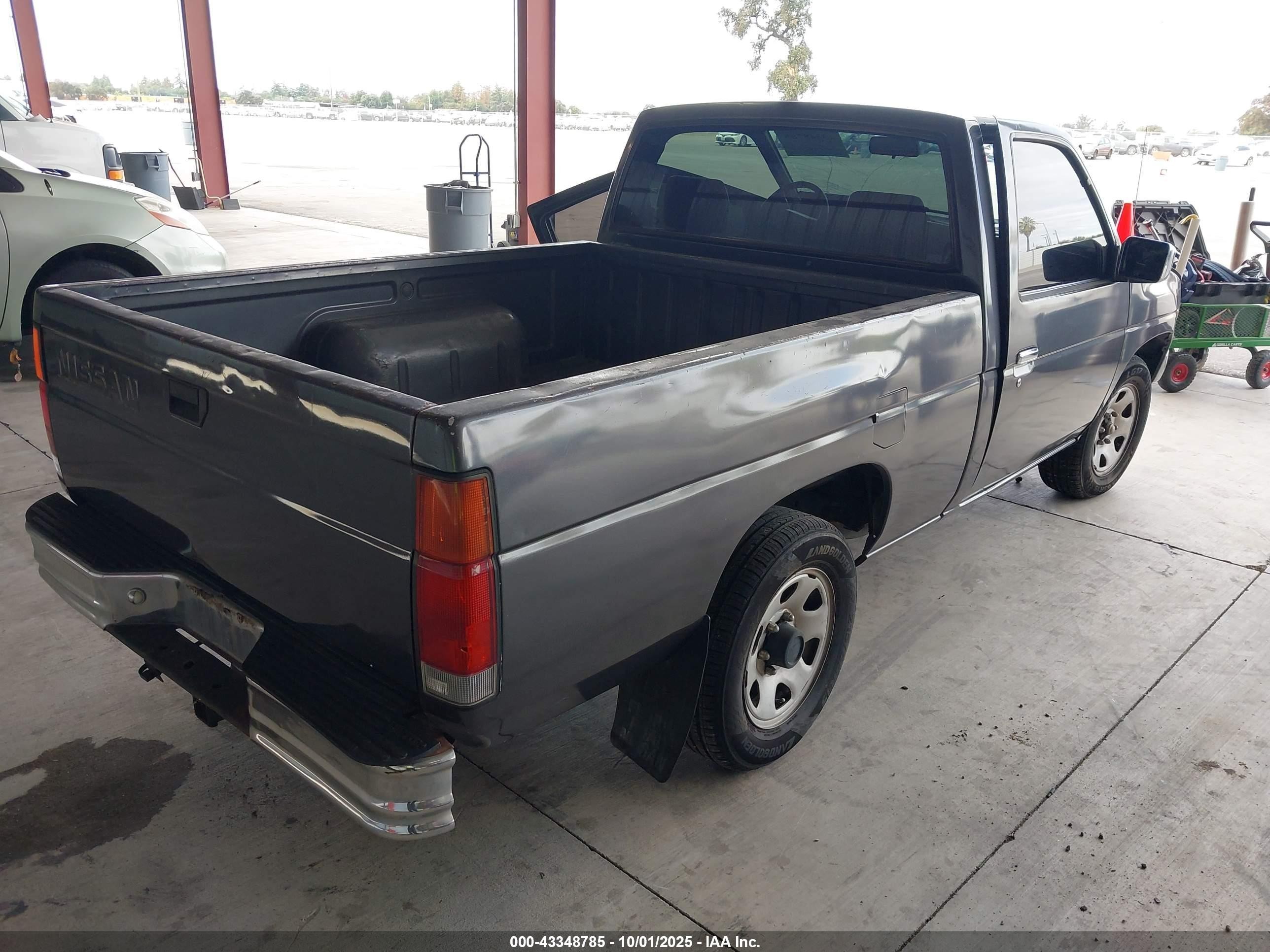 1991 Nissan Truck Short Wheelbase Gray vin: 1N6SD11S0MC381014