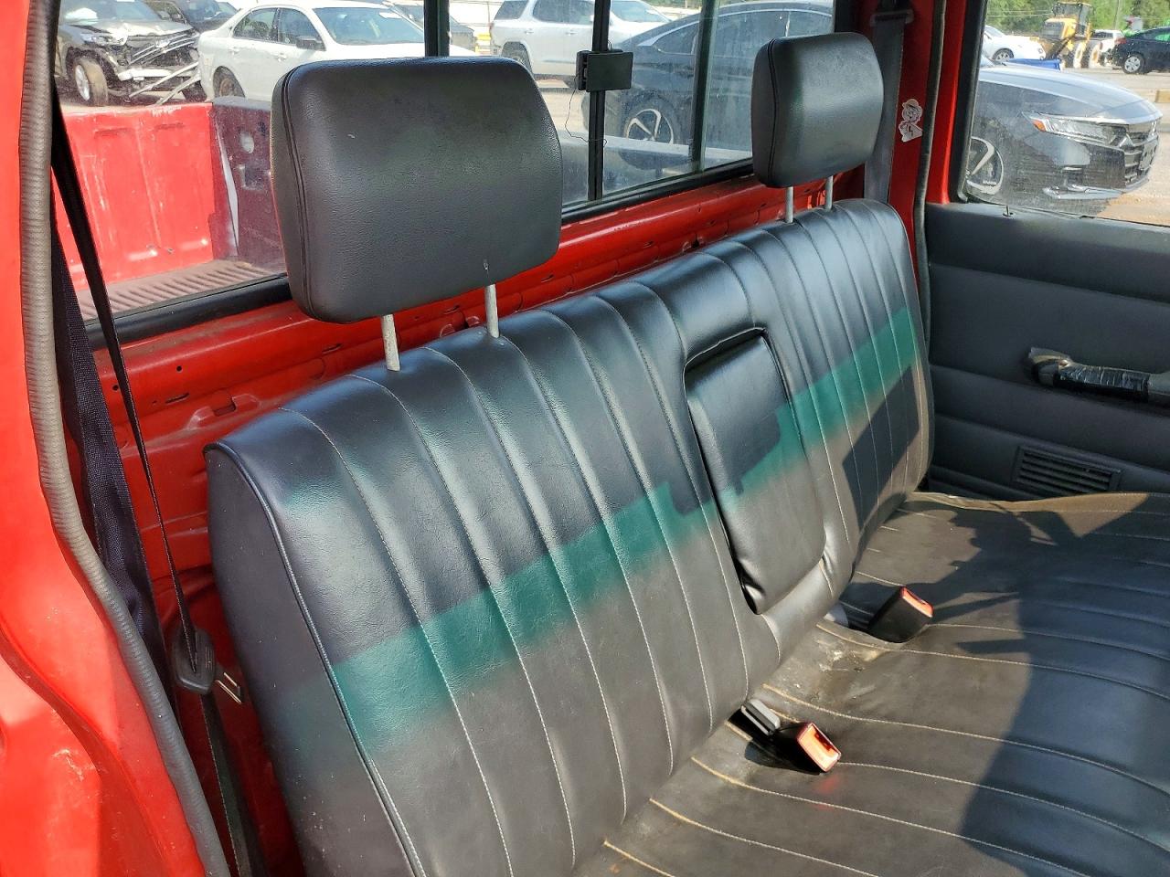 1994 Nissan Truck Base Красный vin: 1N6SD11S0RC309429