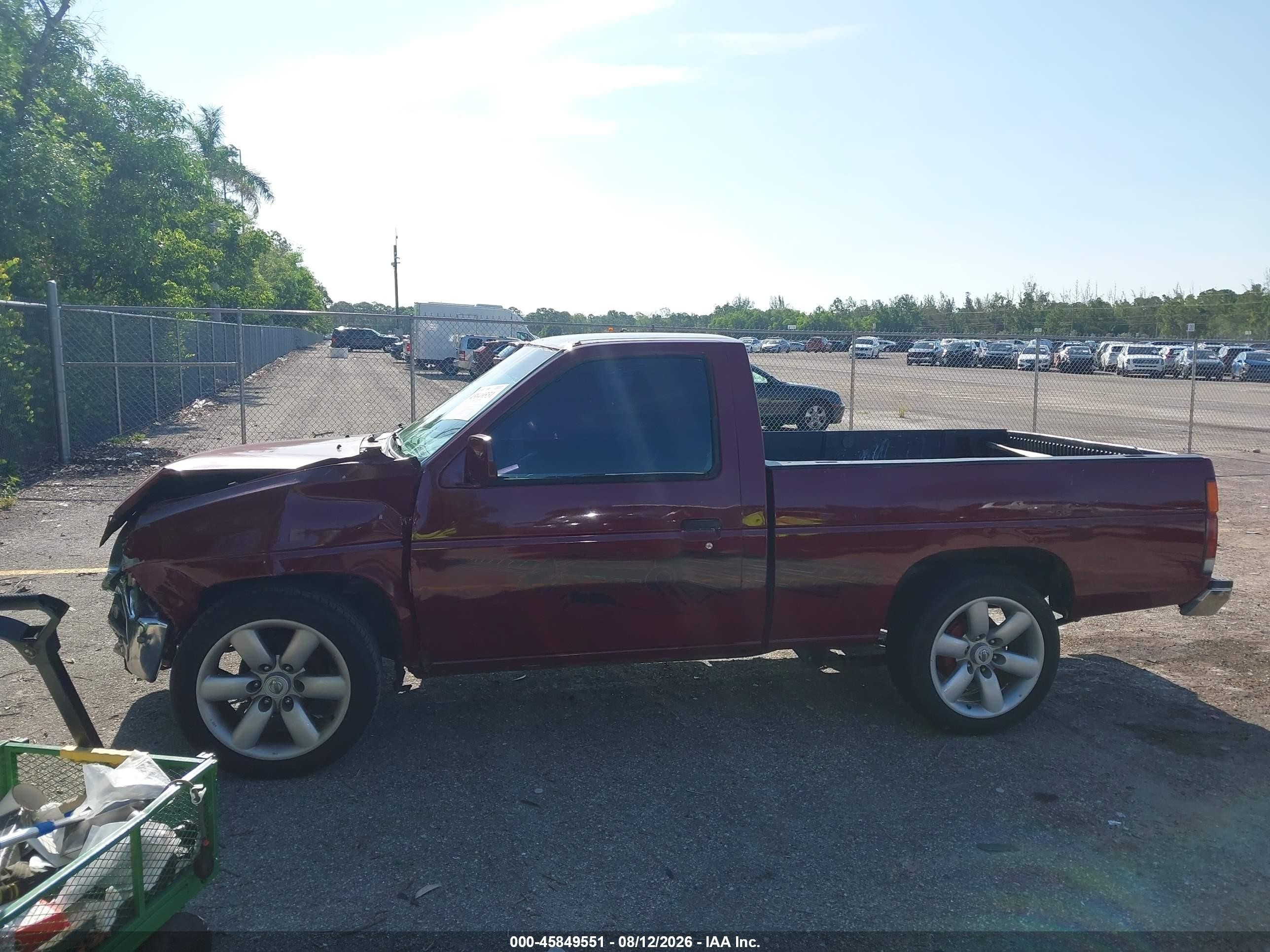 1997 Nissan 4x2 Truck Xe Red vin: 1N6SD11S0VC356423