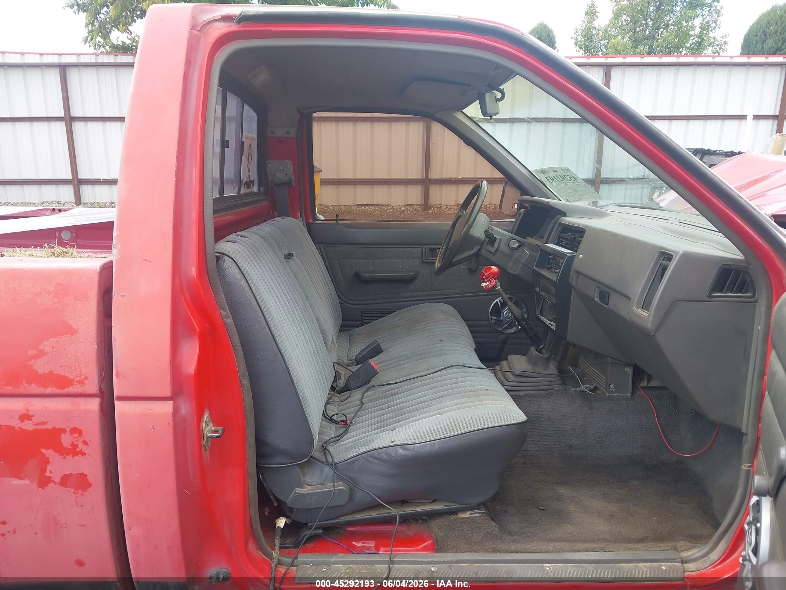 1991 Nissan Truck Short Wheelbase Красный vin: 1N6SD11S1MC327284