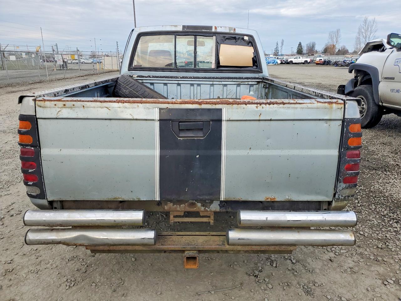 1991 Nissan Truck Short Wheelbase Silver vin: 1N6SD11S1MC367865