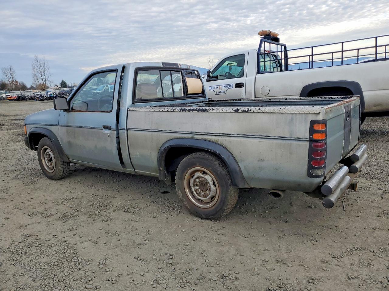 1991 Nissan Truck Short Wheelbase Silver vin: 1N6SD11S1MC367865