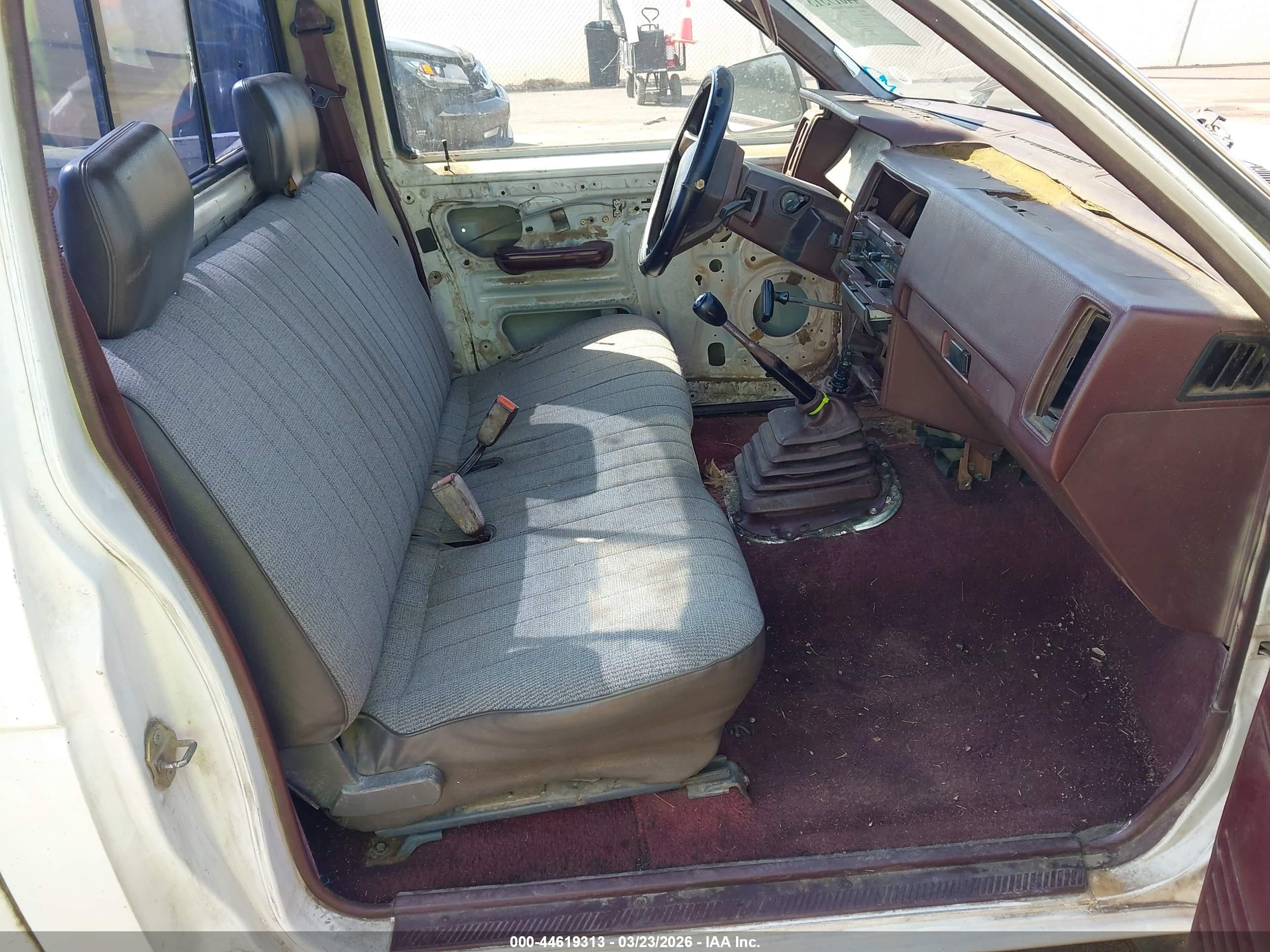1991 Nissan Truck Short Wheelbase White vin: 1N6SD11S1MC388165