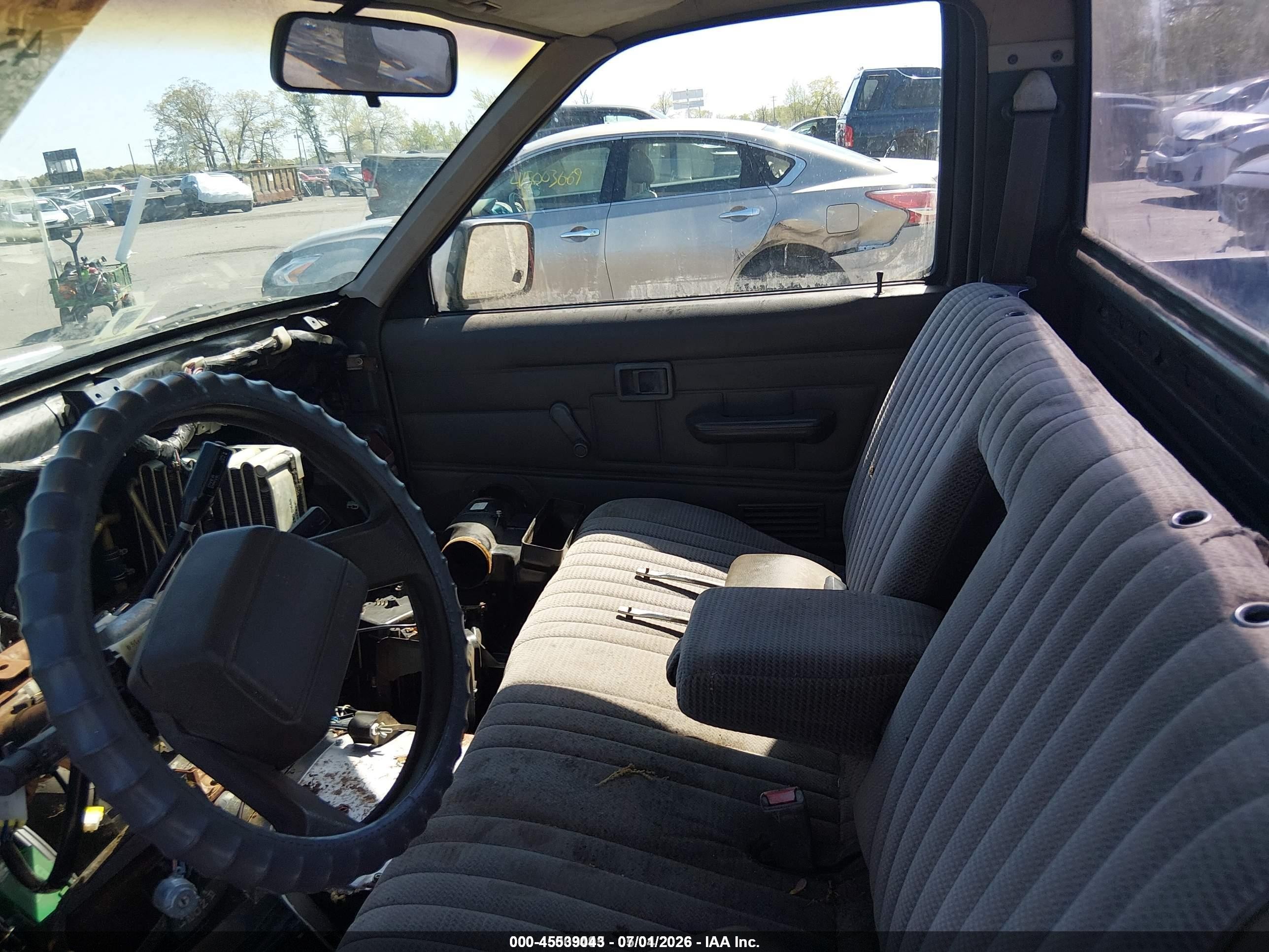 1992 Nissan Truck Short Wheelbase Brown vin: 1N6SD11S1NC308350