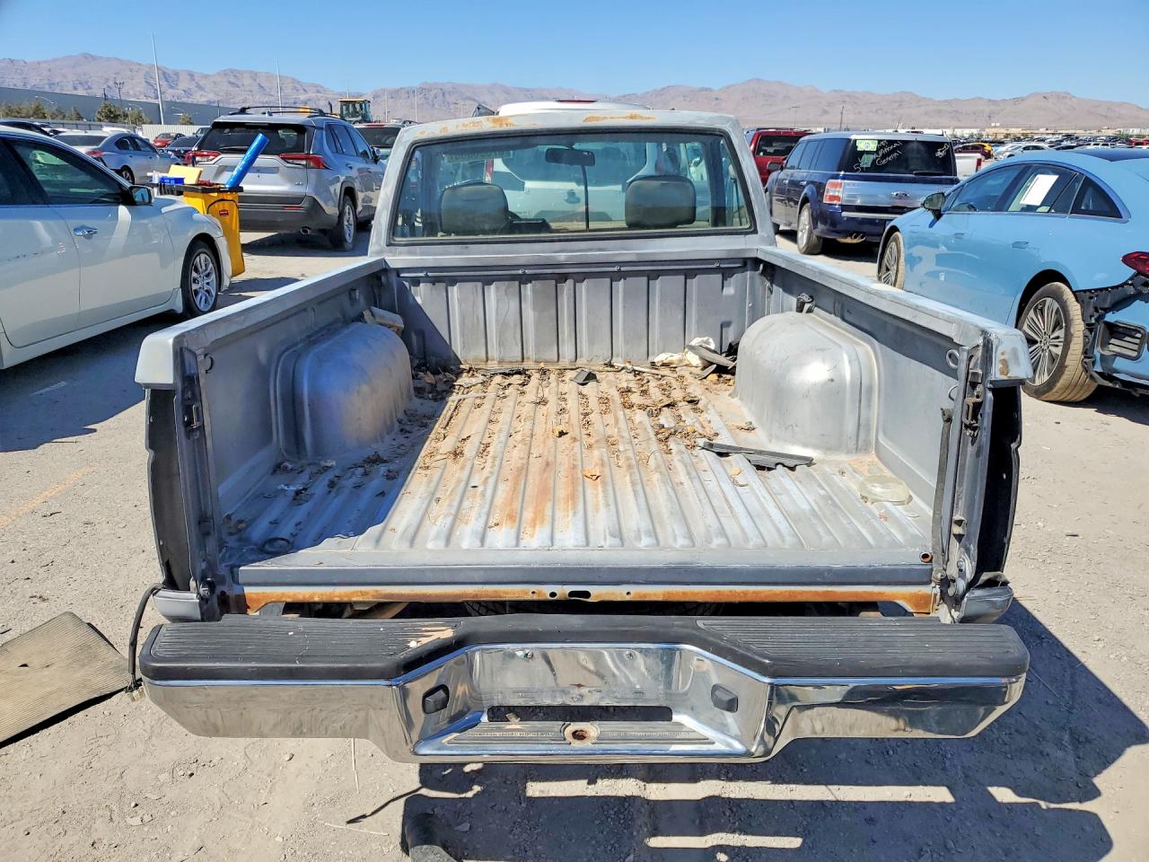 1992 Nissan Truck Base Gray vin: 1N6SD11S1NC338755