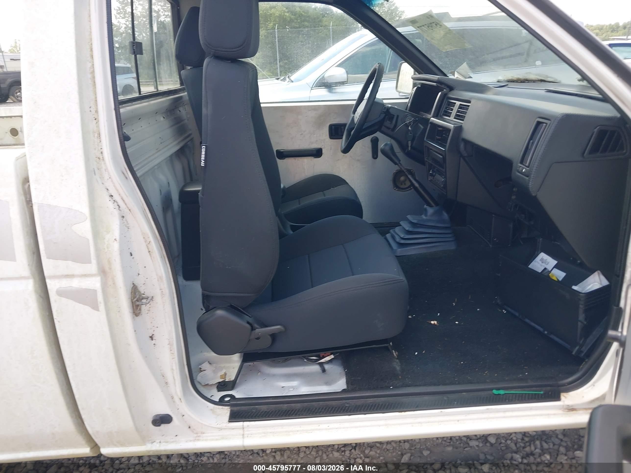 1993 Nissan Truck Short Wheelbase Белый vin: 1N6SD11S1PC392379