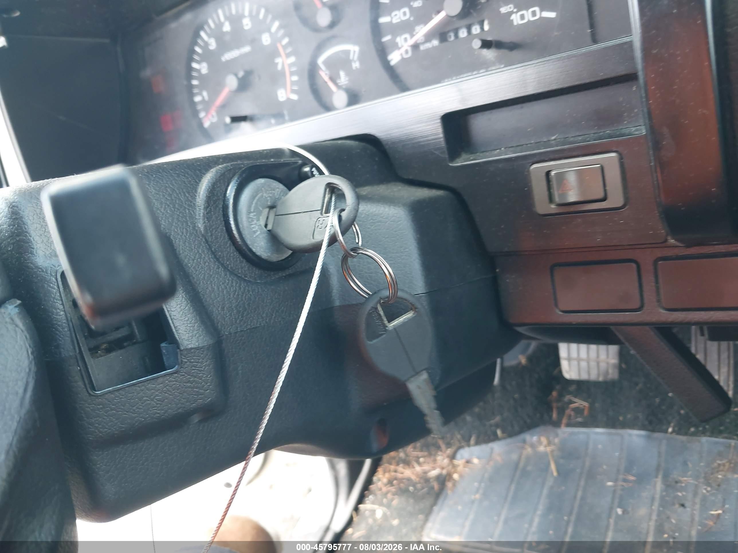 1993 Nissan Truck Short Wheelbase Белый vin: 1N6SD11S1PC392379